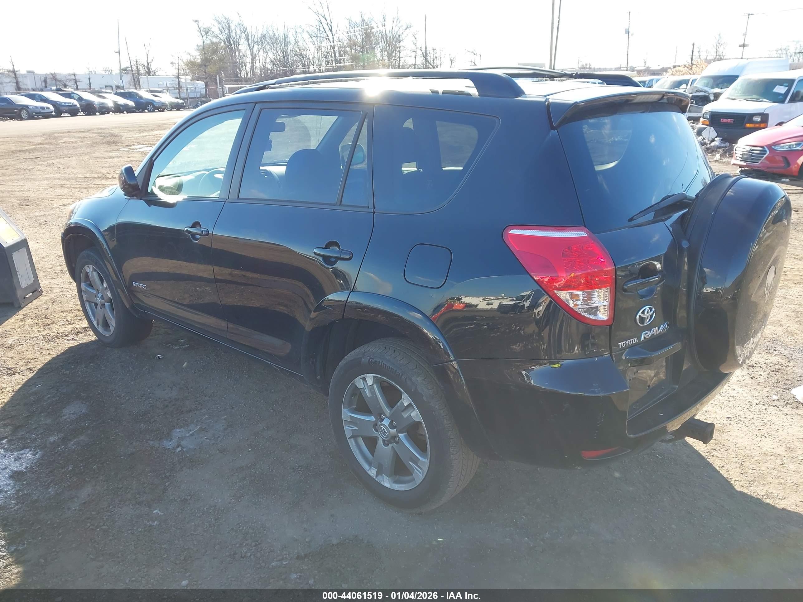TOYOTA RAV4 image 3