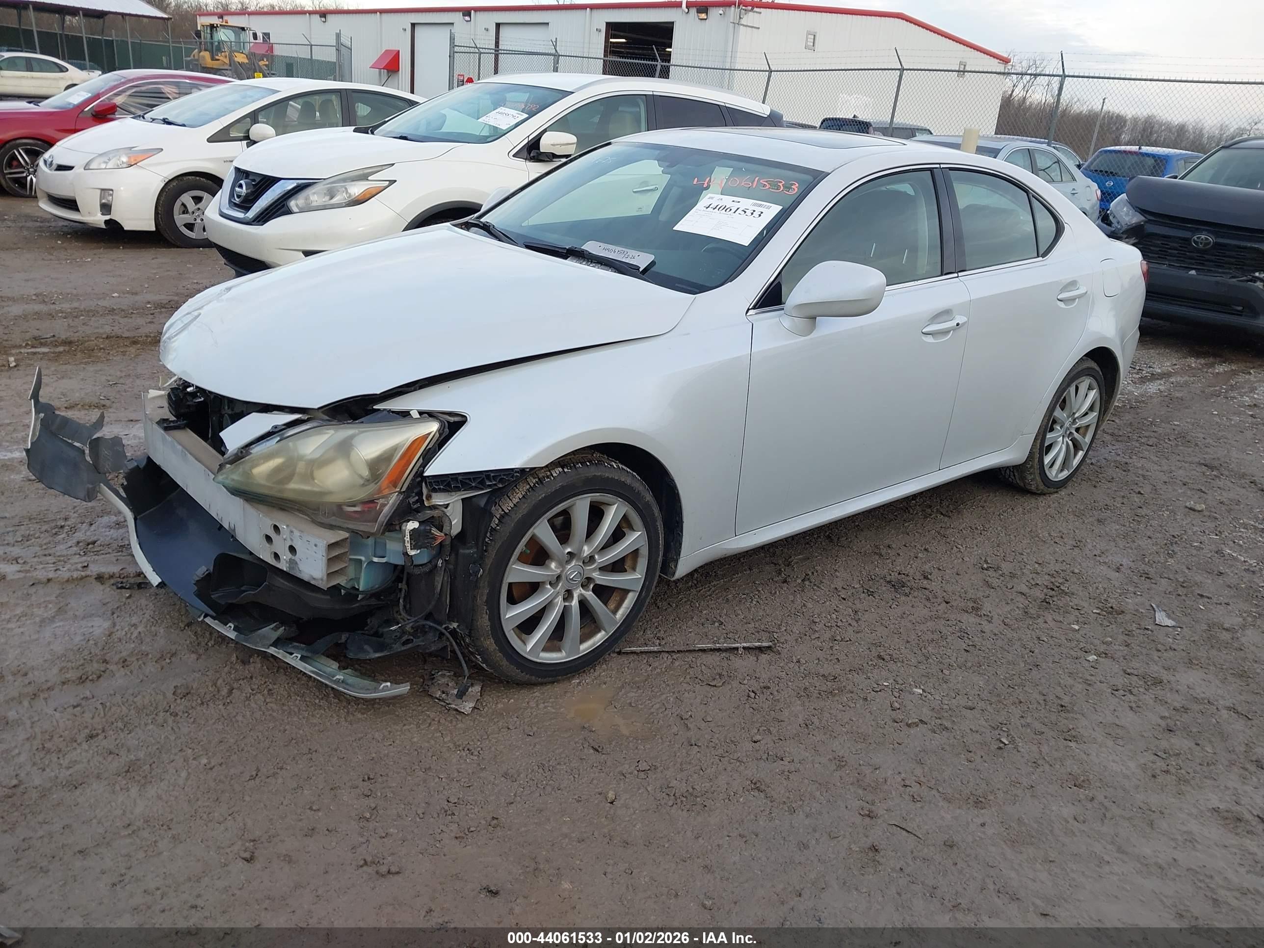 LEXUS IS image 2