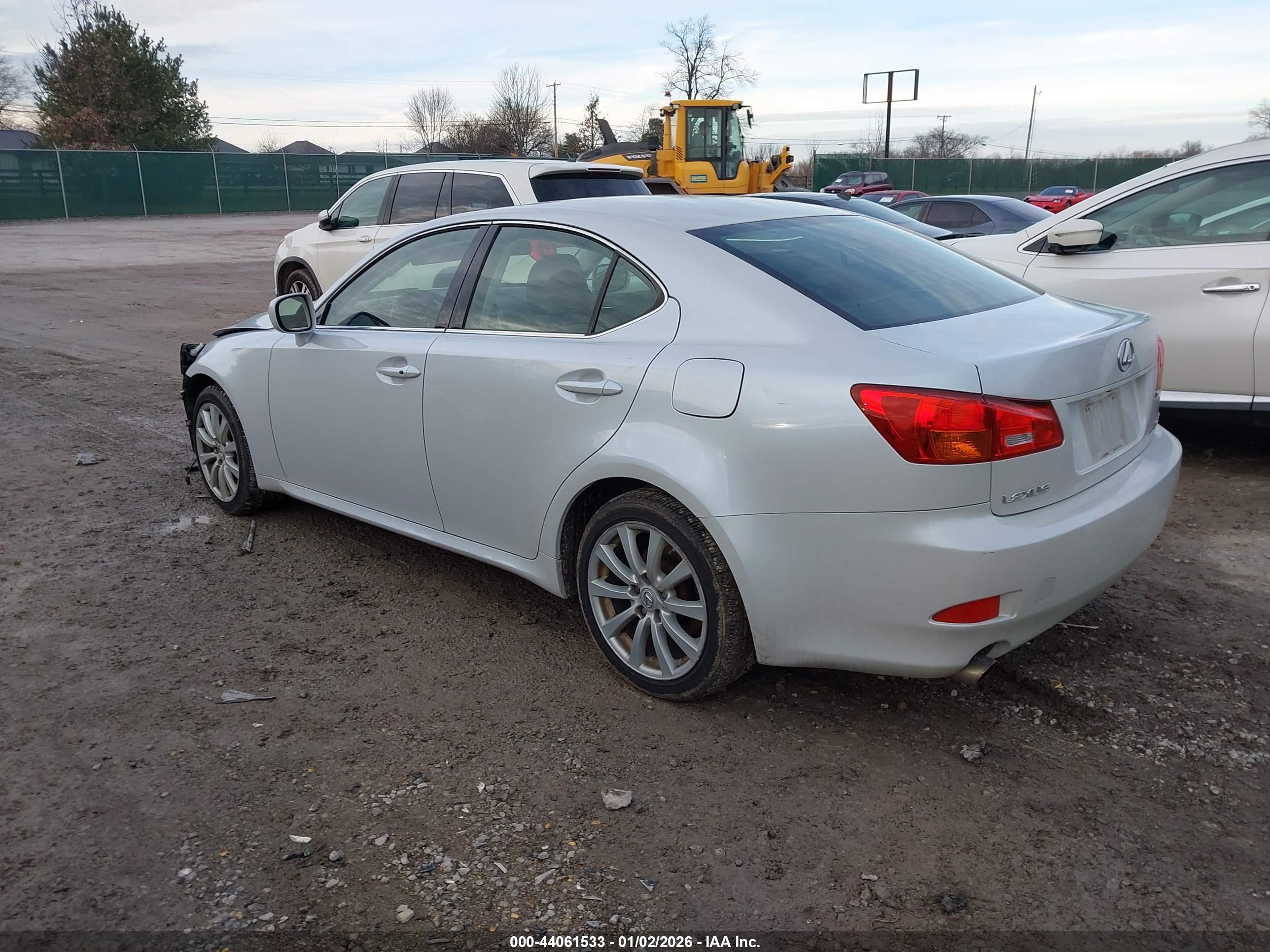 LEXUS IS image 3