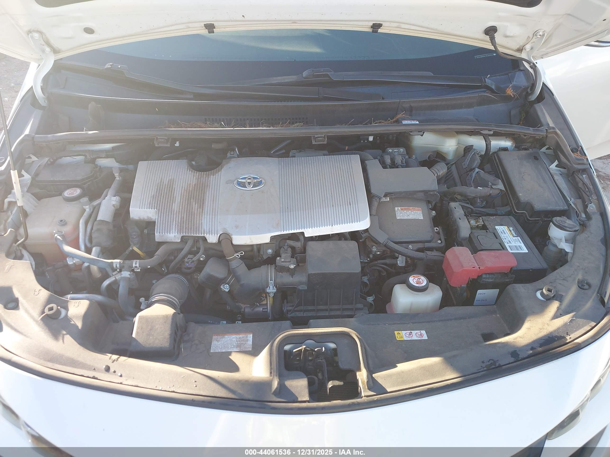 TOYOTA PRIUS image 10