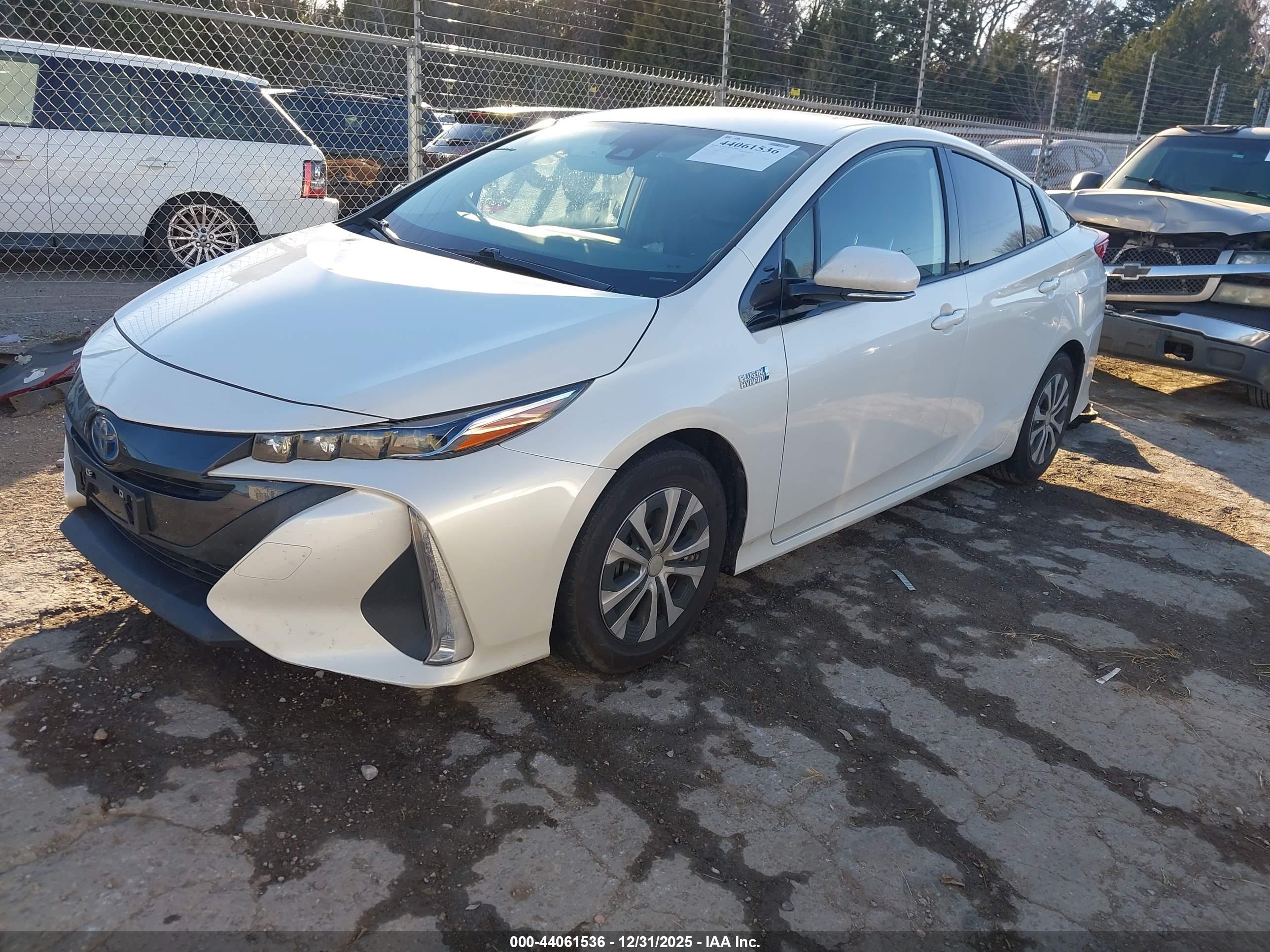 TOYOTA PRIUS image 2