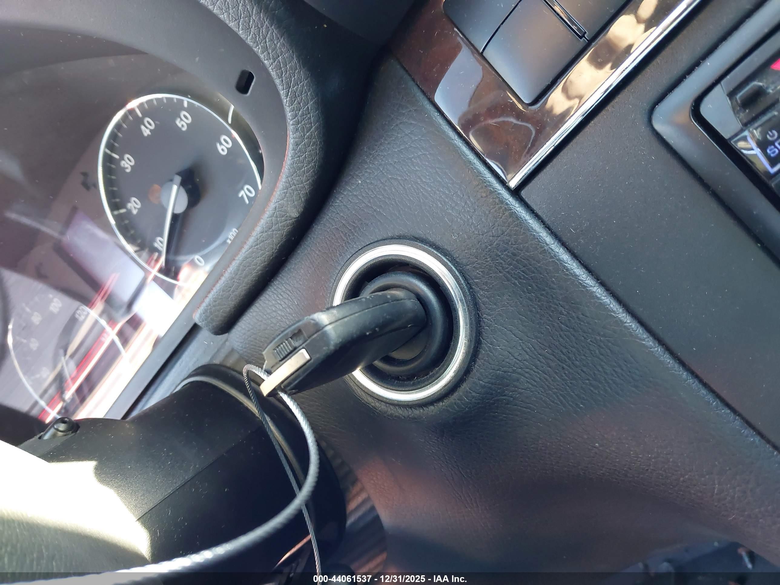 MERCEDES-BENZ C image 11