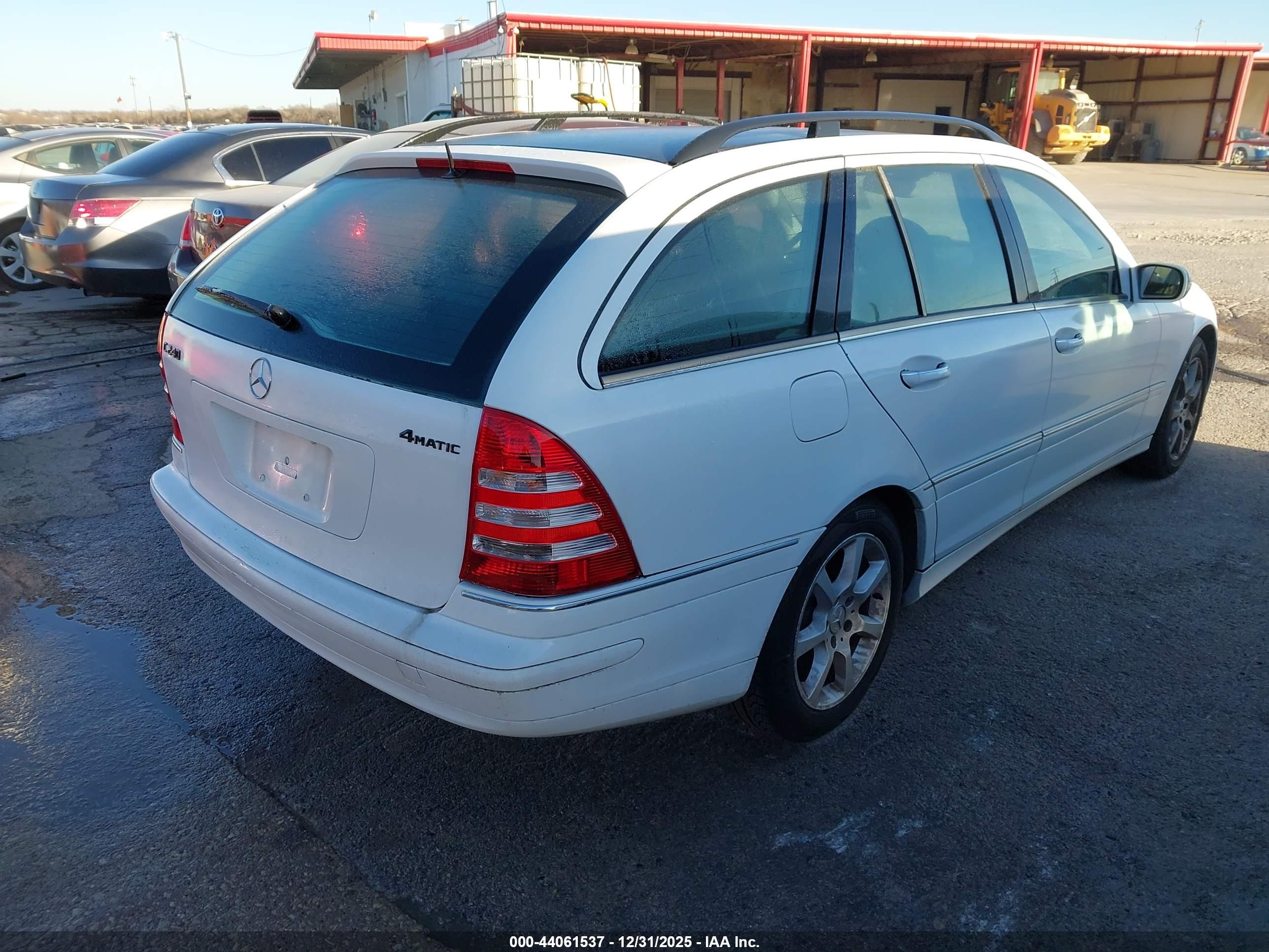 MERCEDES-BENZ C image 4