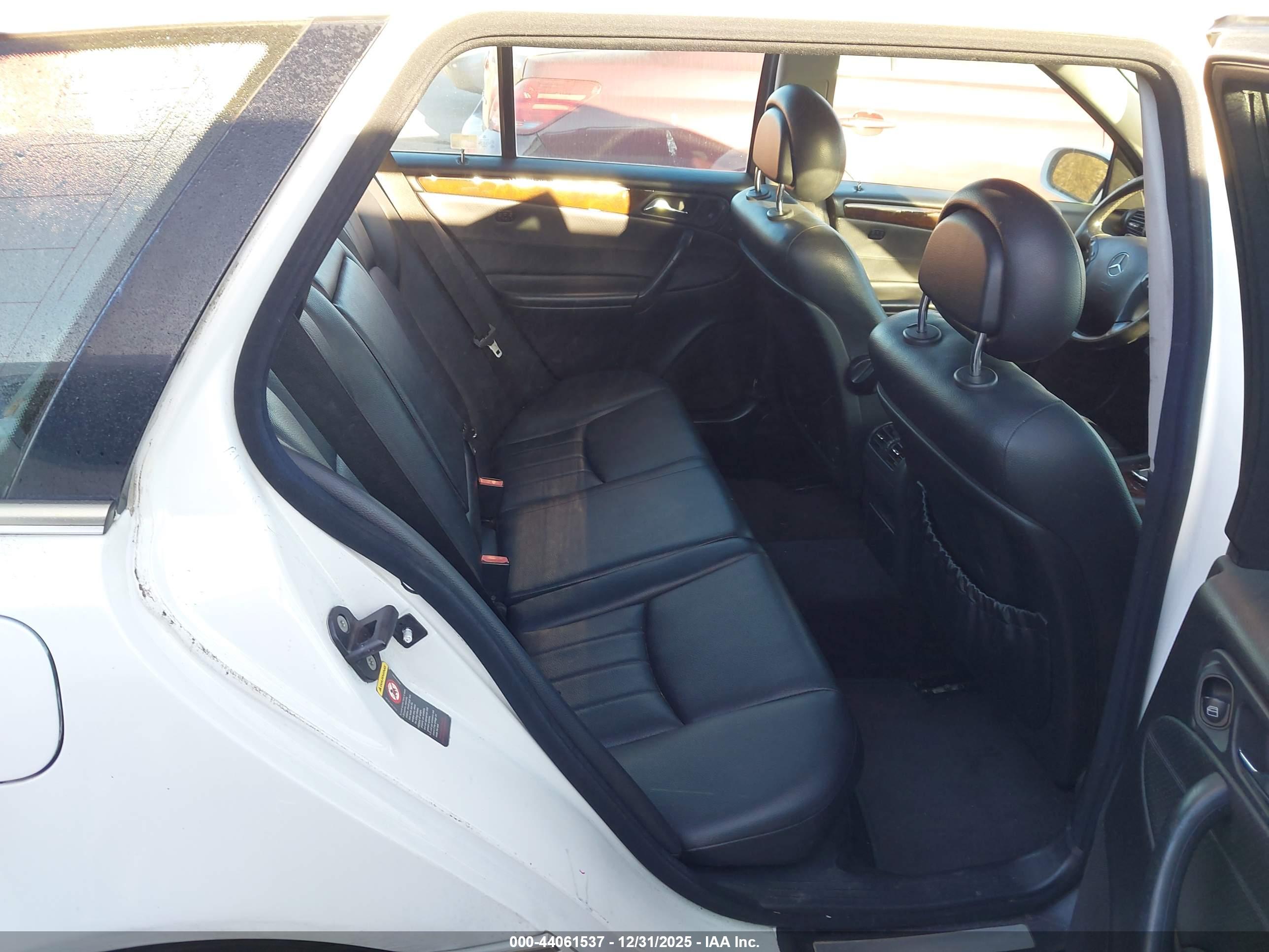 MERCEDES-BENZ C image 8