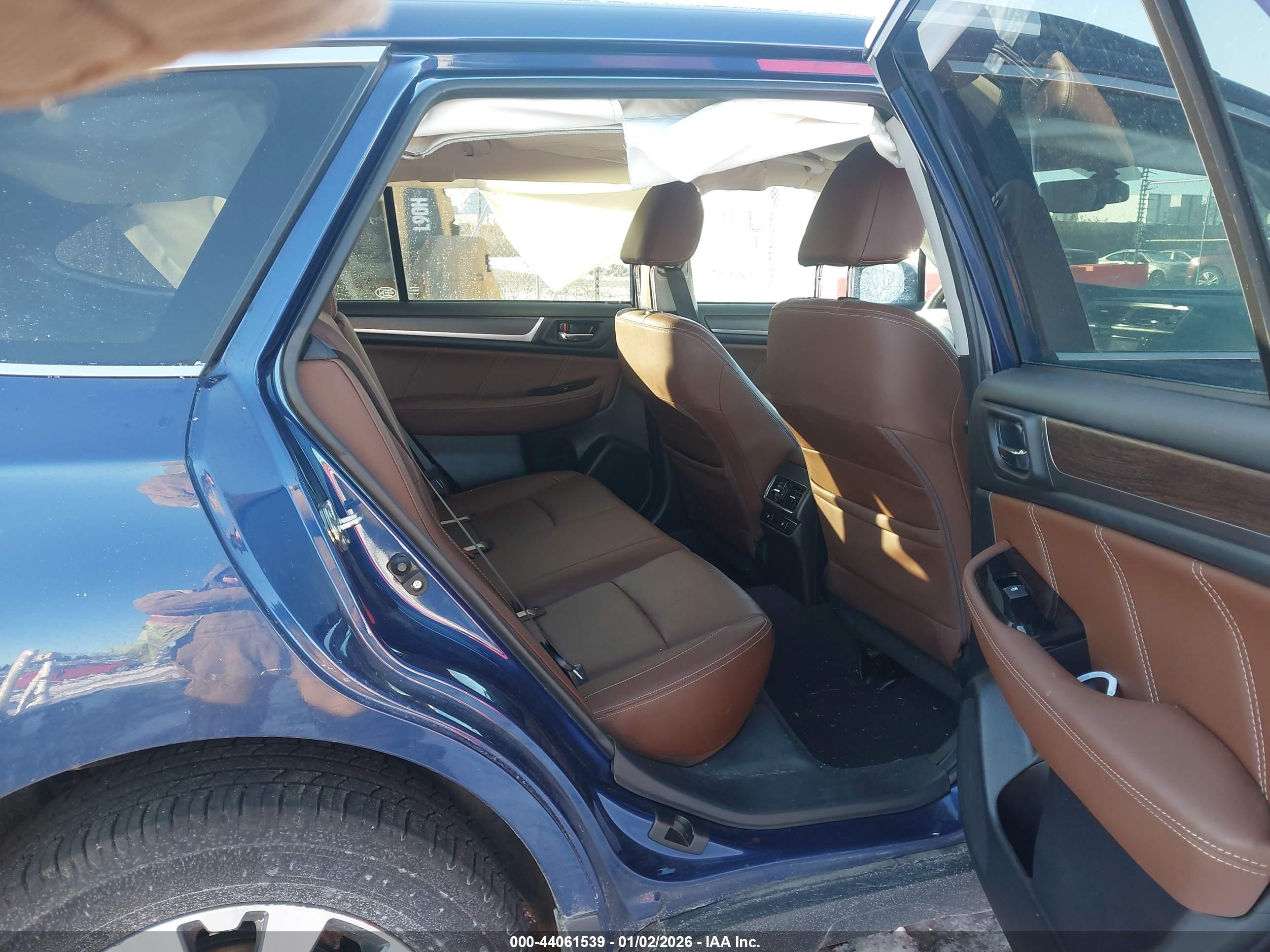 SUBARU OUTBACK image 8