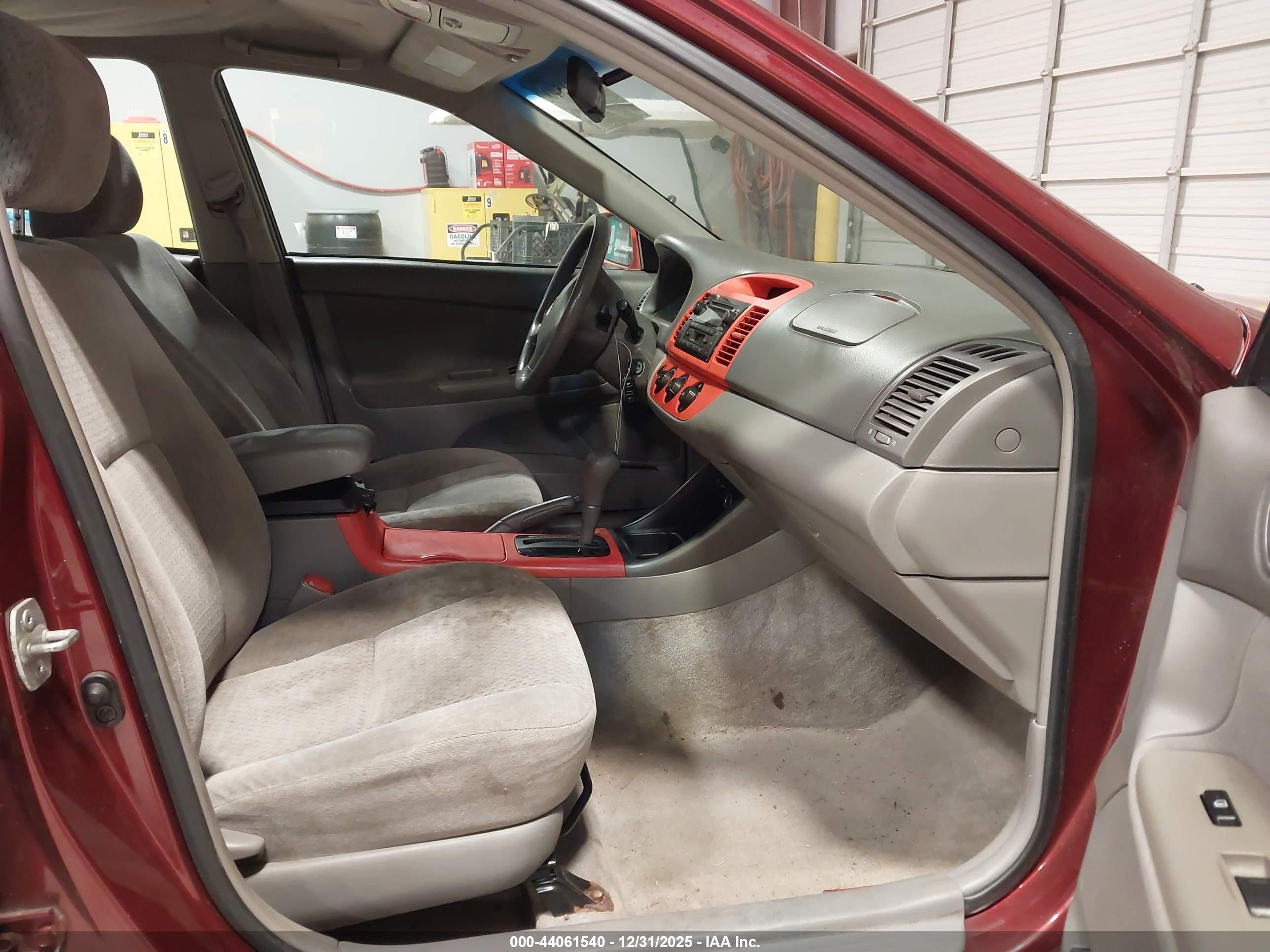 TOYOTA CAMRY image 5