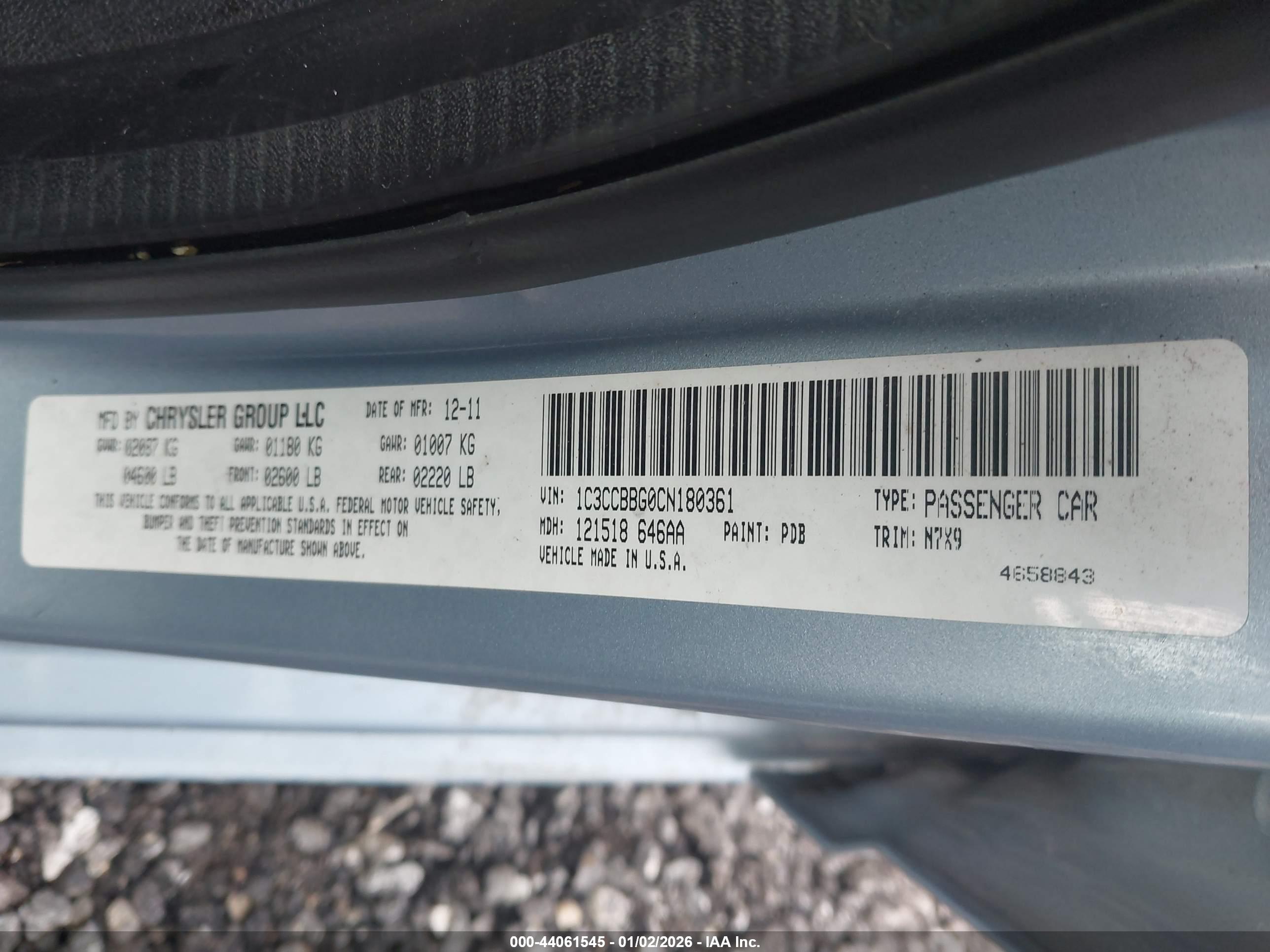 CHRYSLER 200 image 9