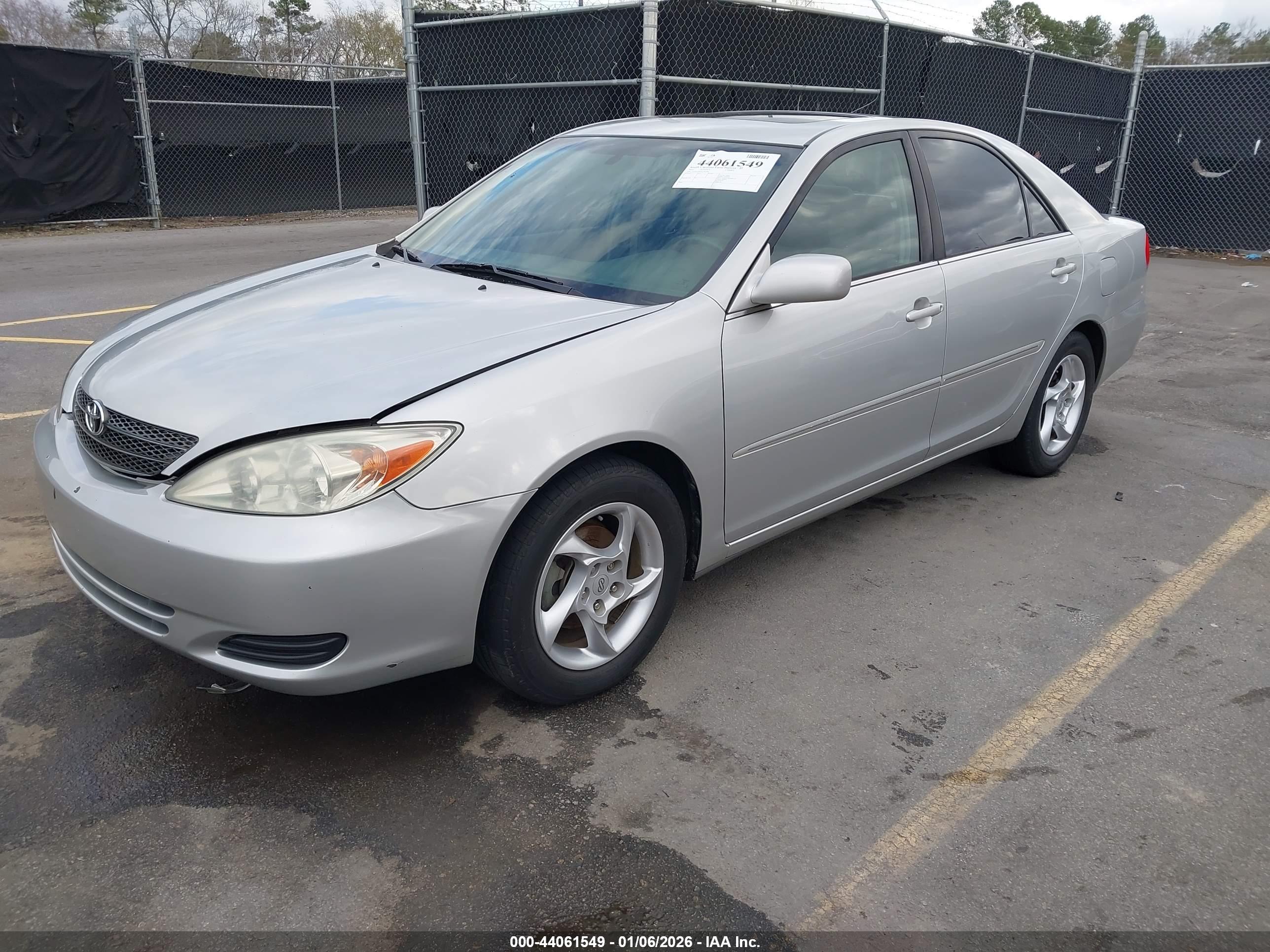 TOYOTA CAMRY image 2