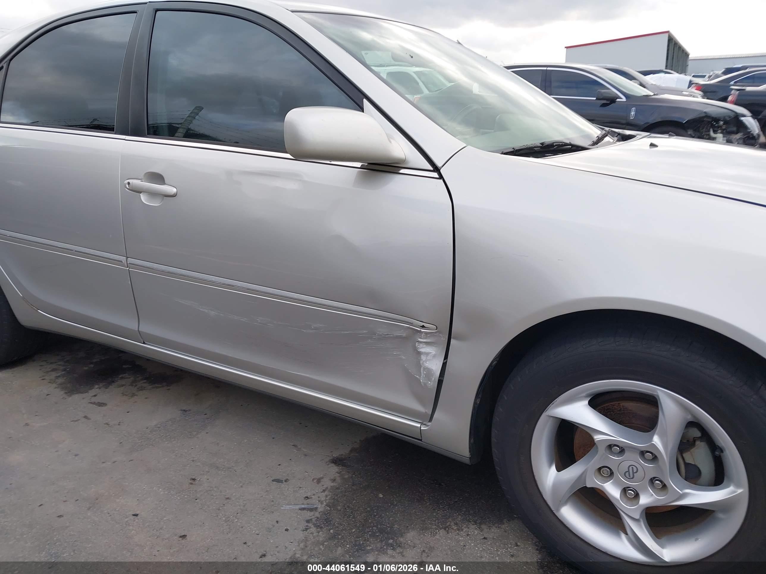 TOYOTA CAMRY image 6