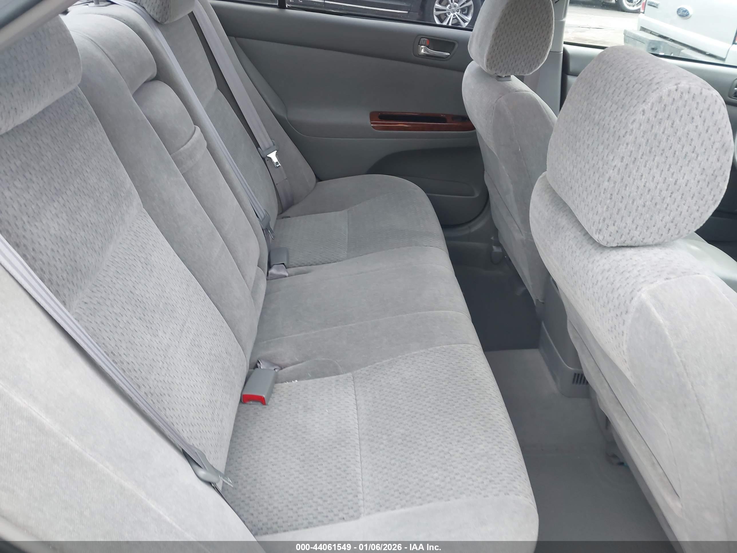 TOYOTA CAMRY image 8