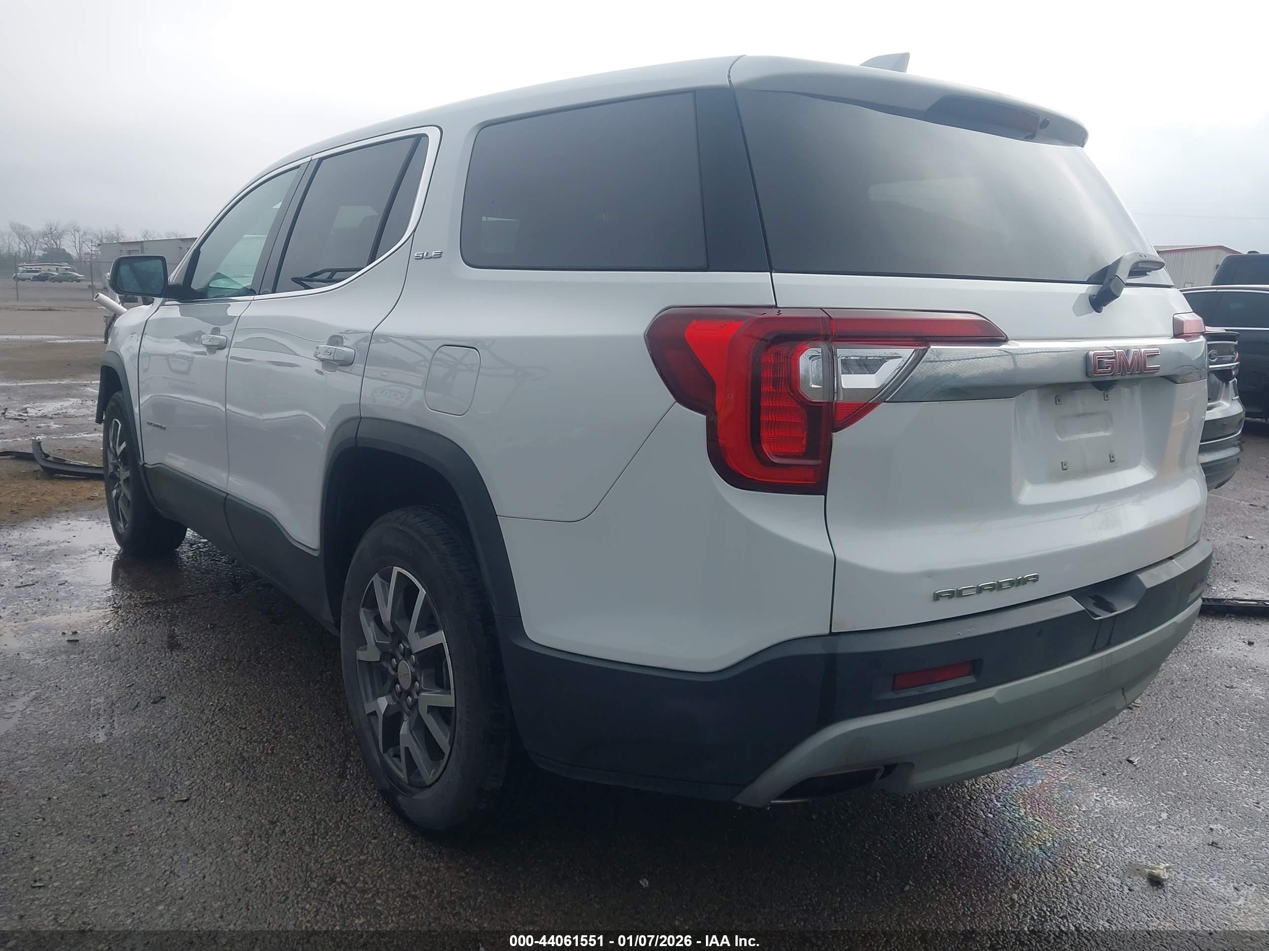 GMC ACADIA image 3