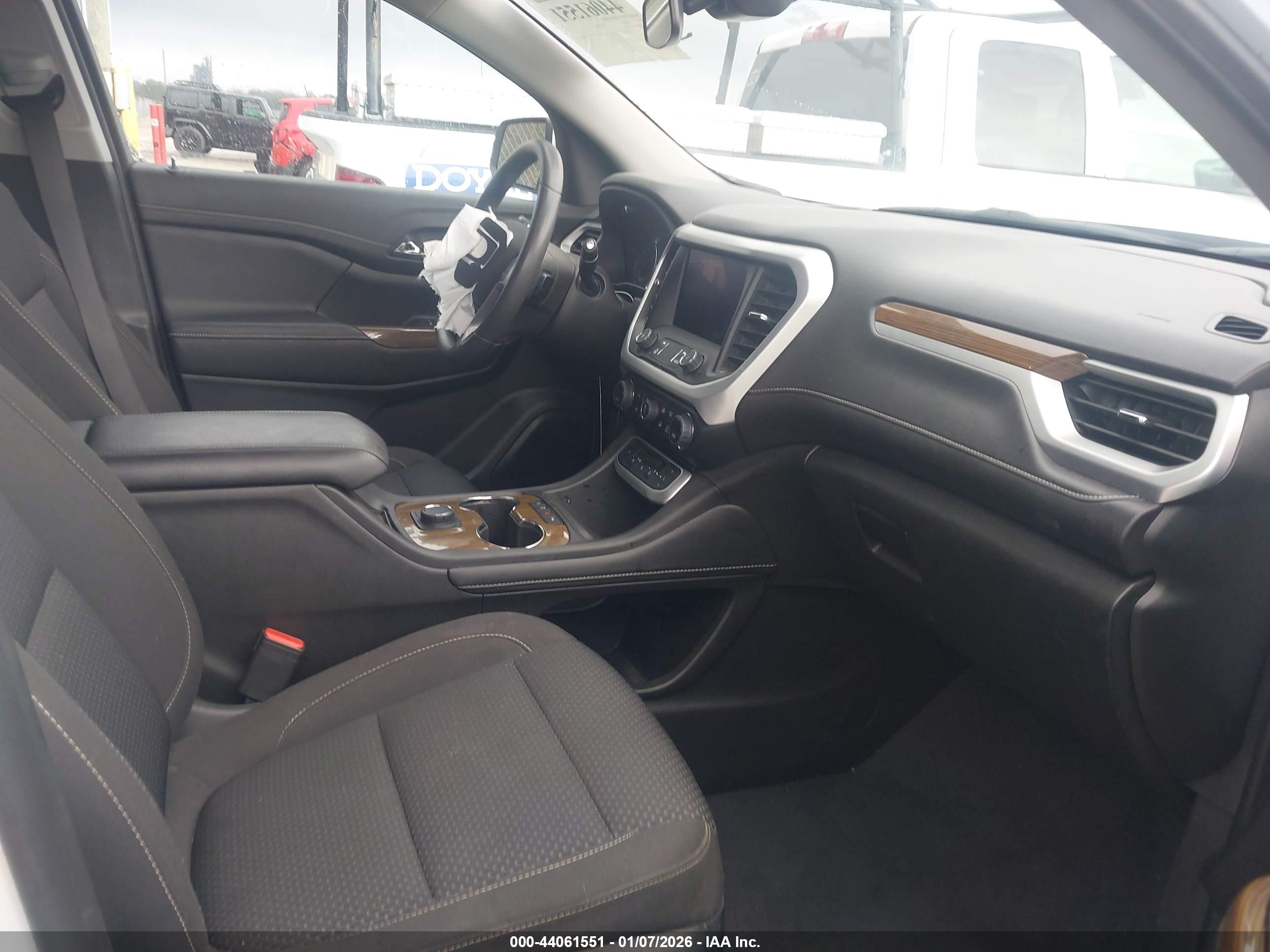 GMC ACADIA image 5