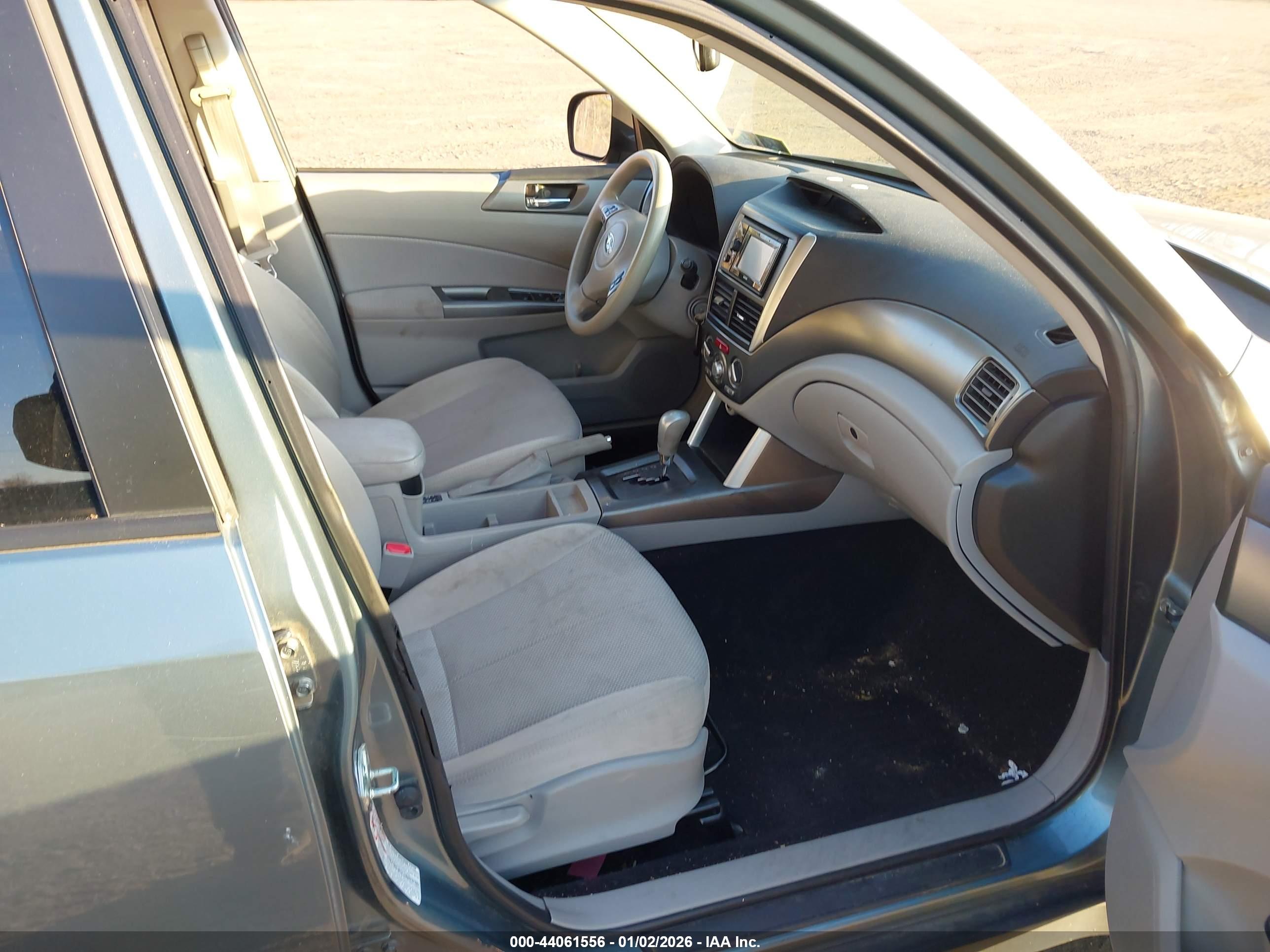 SUBARU FORESTER image 5