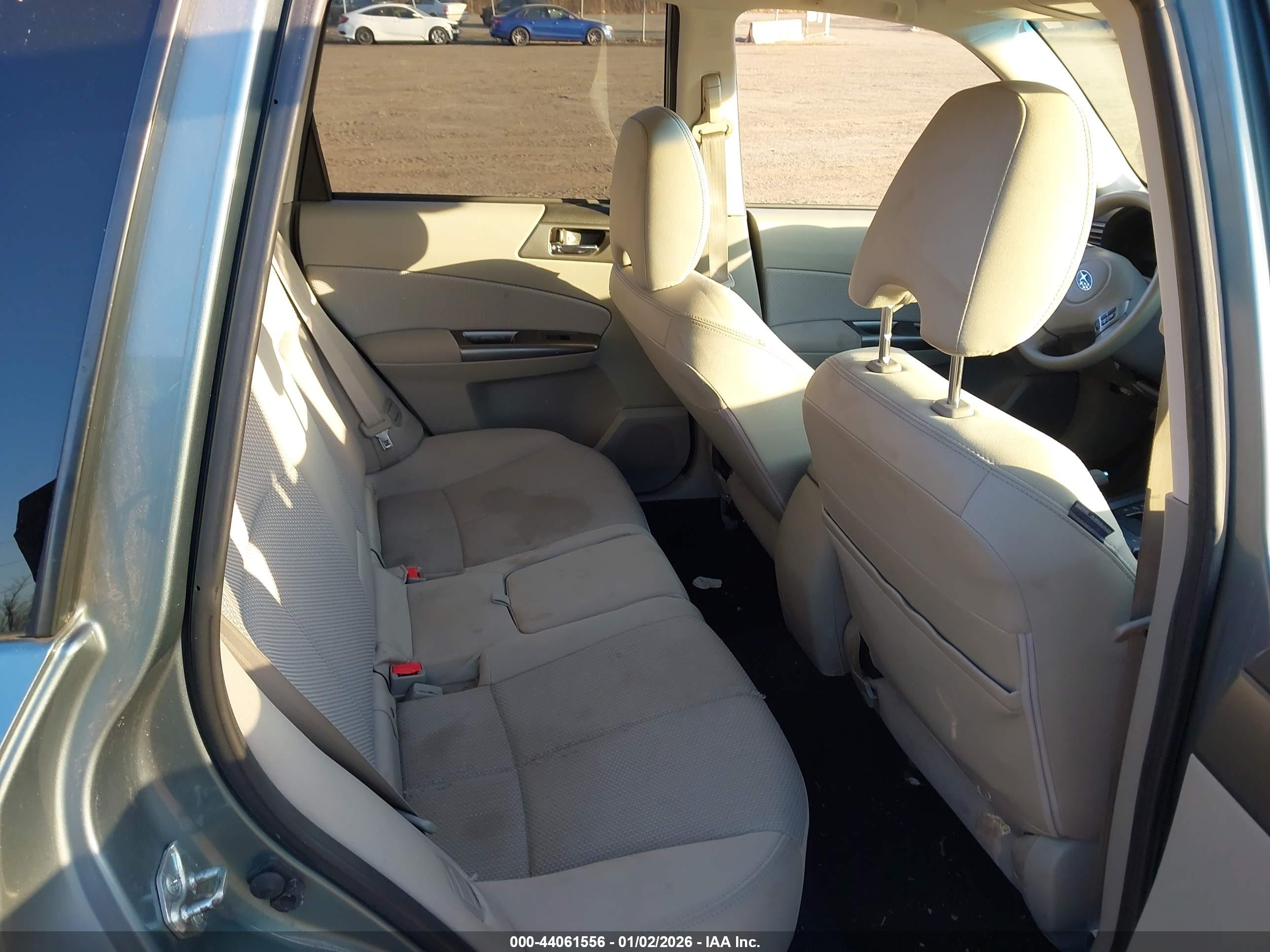SUBARU FORESTER image 8