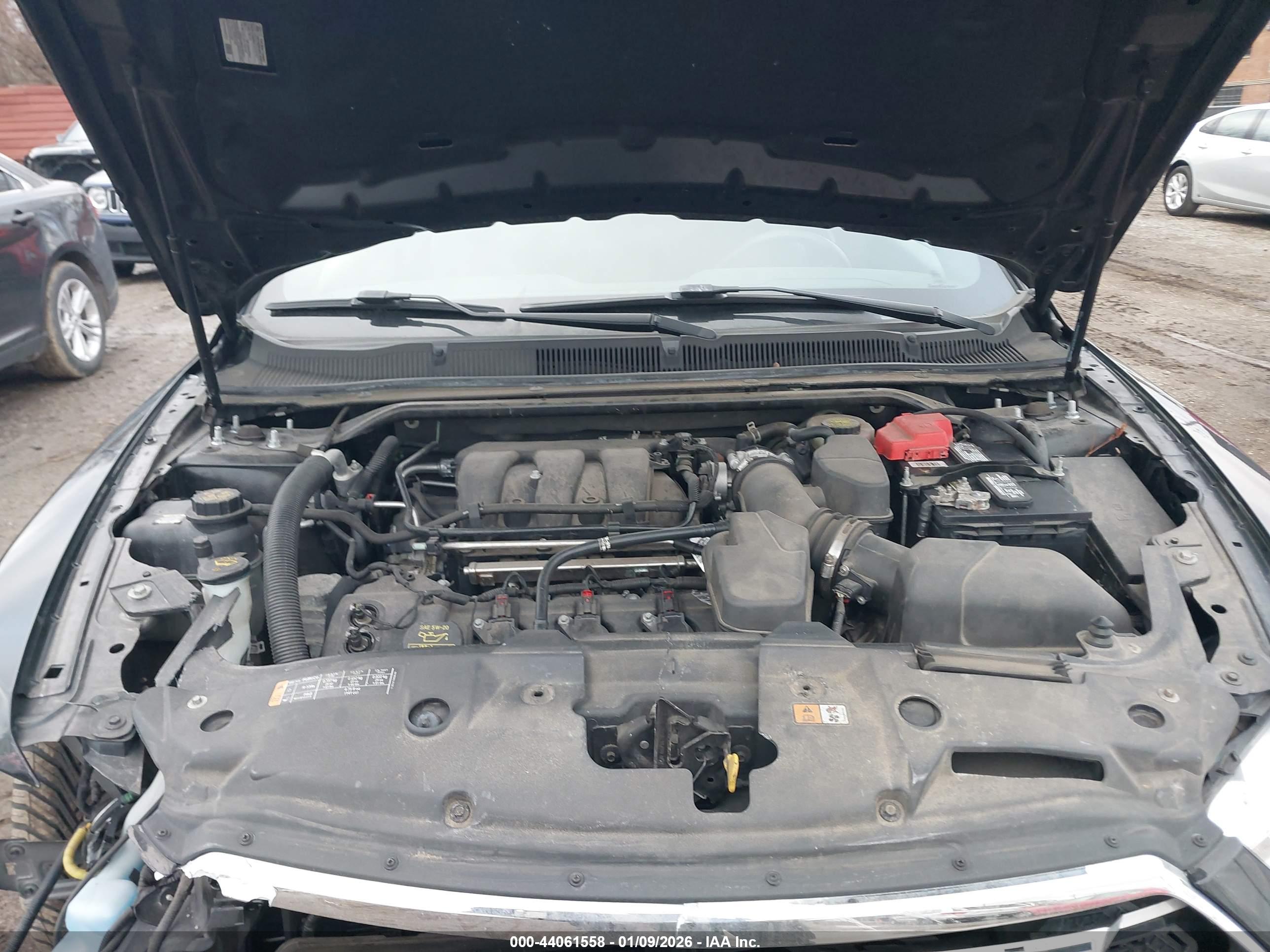 FORD TAURUS image 10