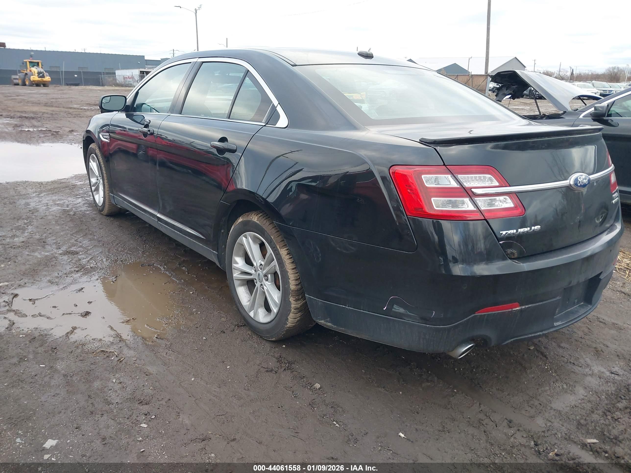 FORD TAURUS image 3