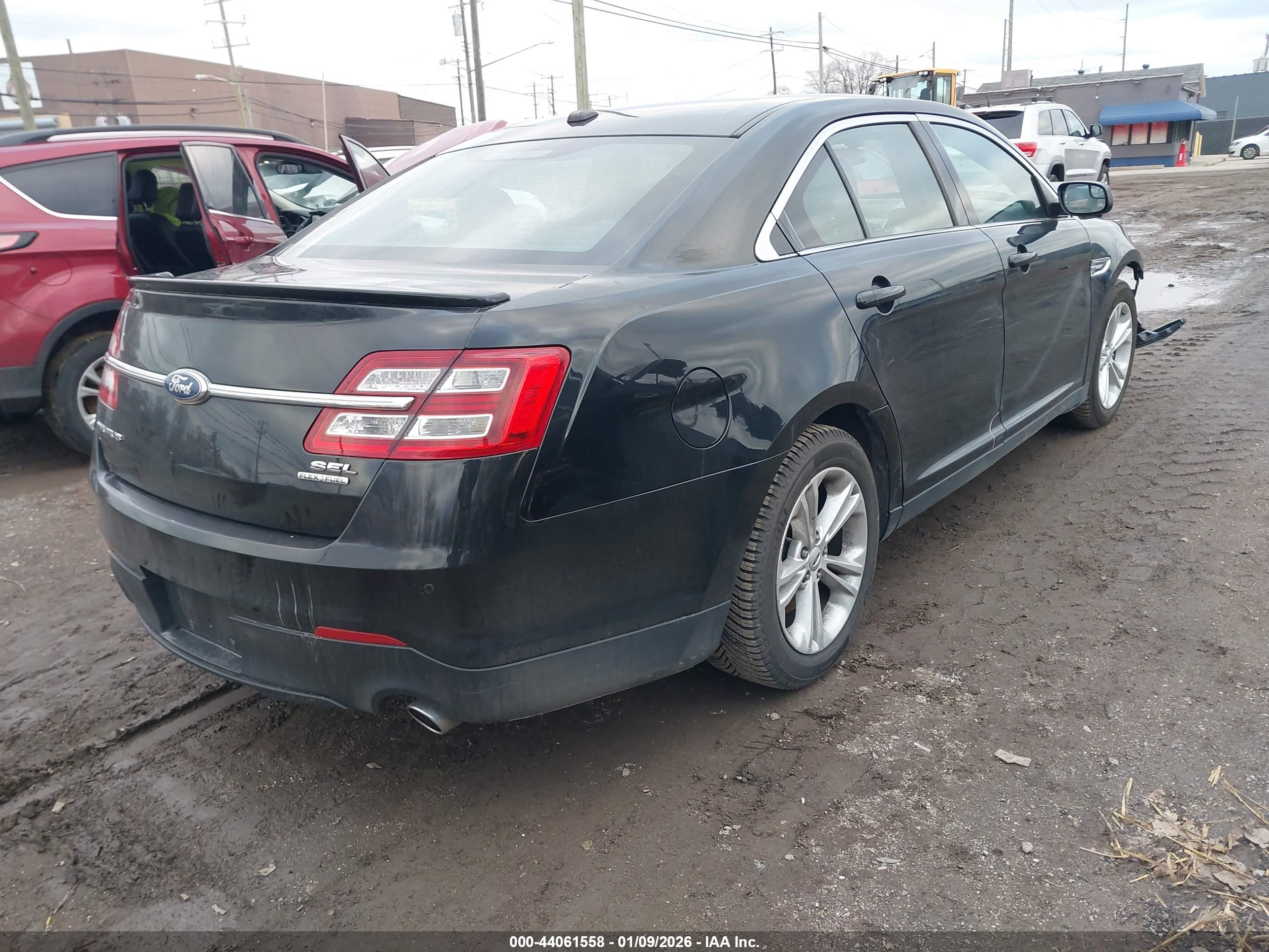 FORD TAURUS image 4