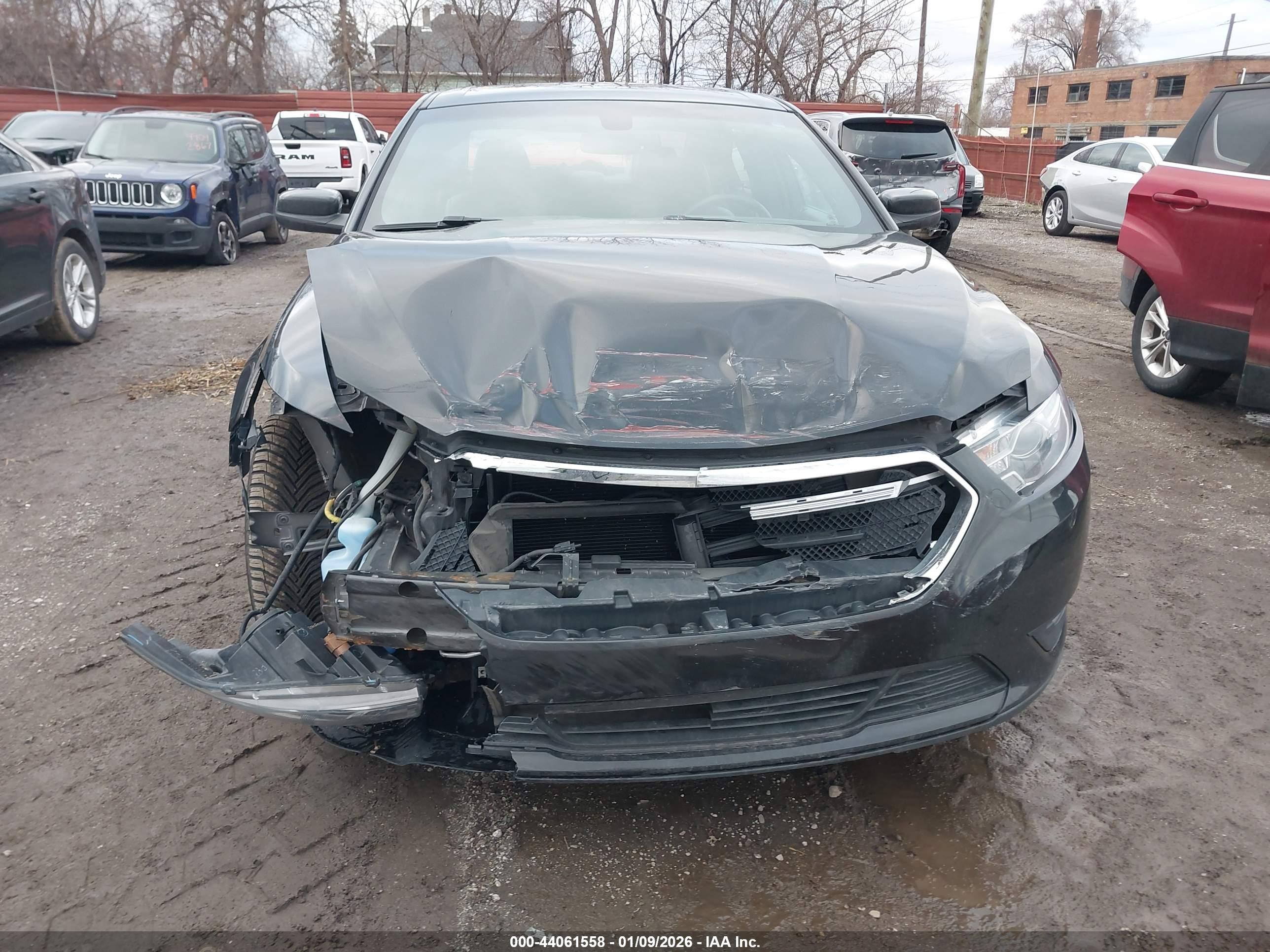 FORD TAURUS image 6