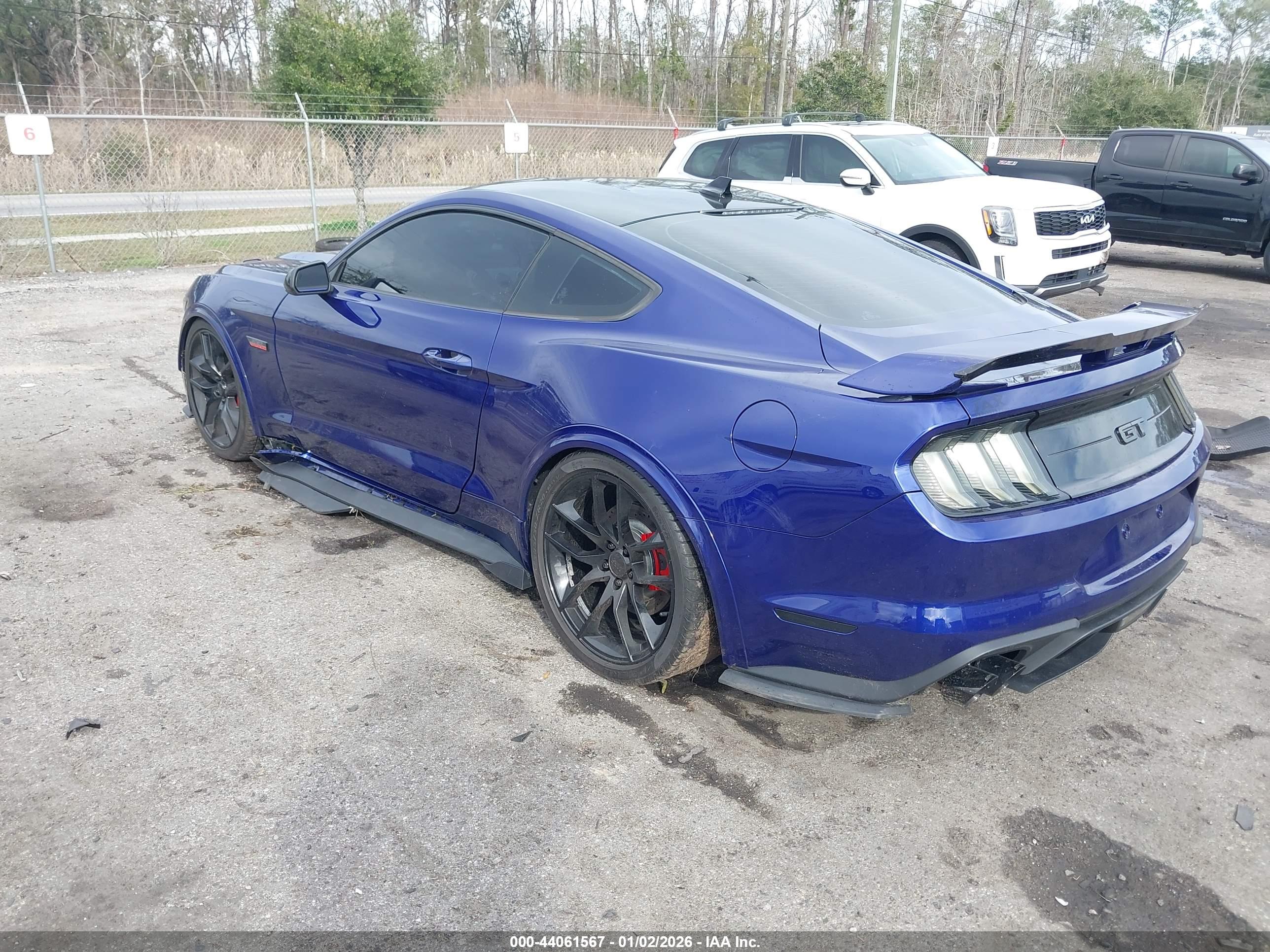 FORD MUSTANG image 3