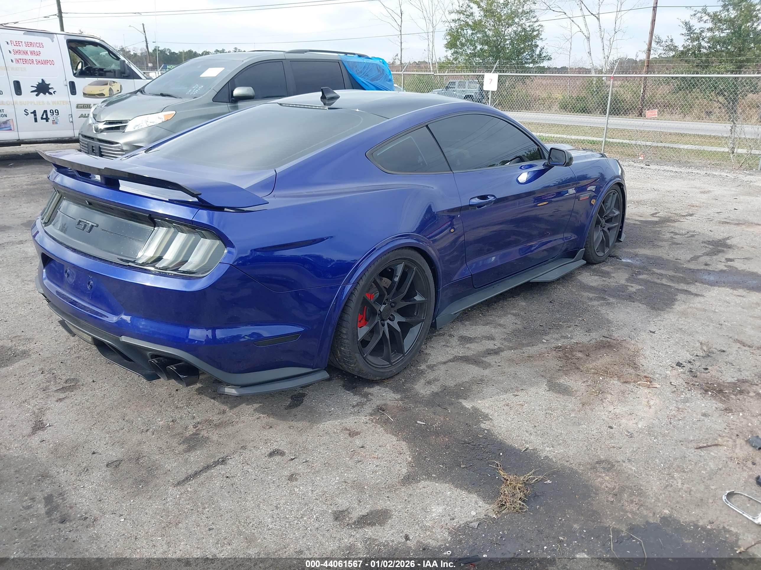 FORD MUSTANG image 4