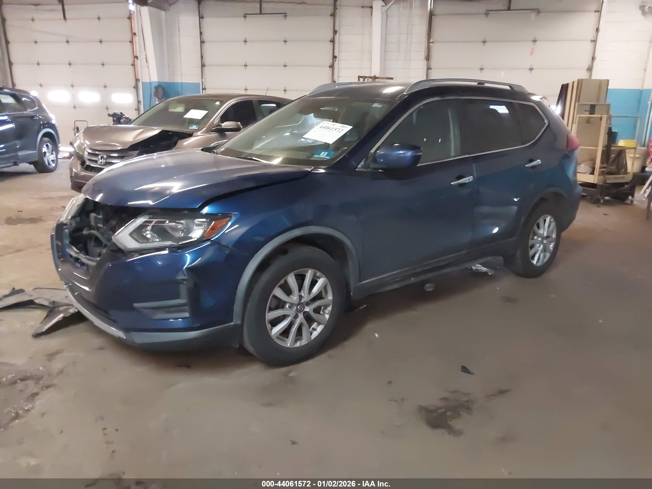 NISSAN ROGUE image 2