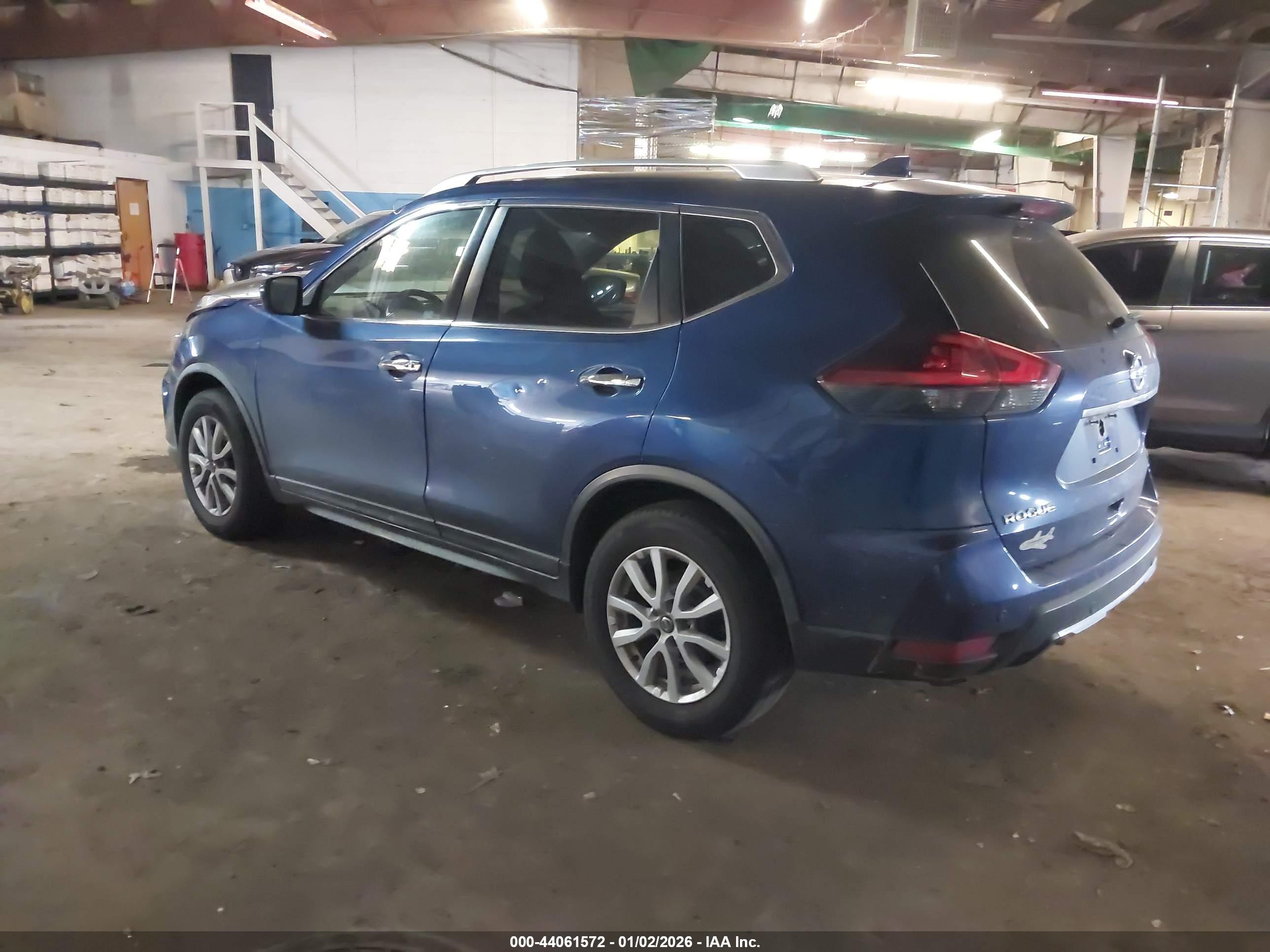 NISSAN ROGUE image 3