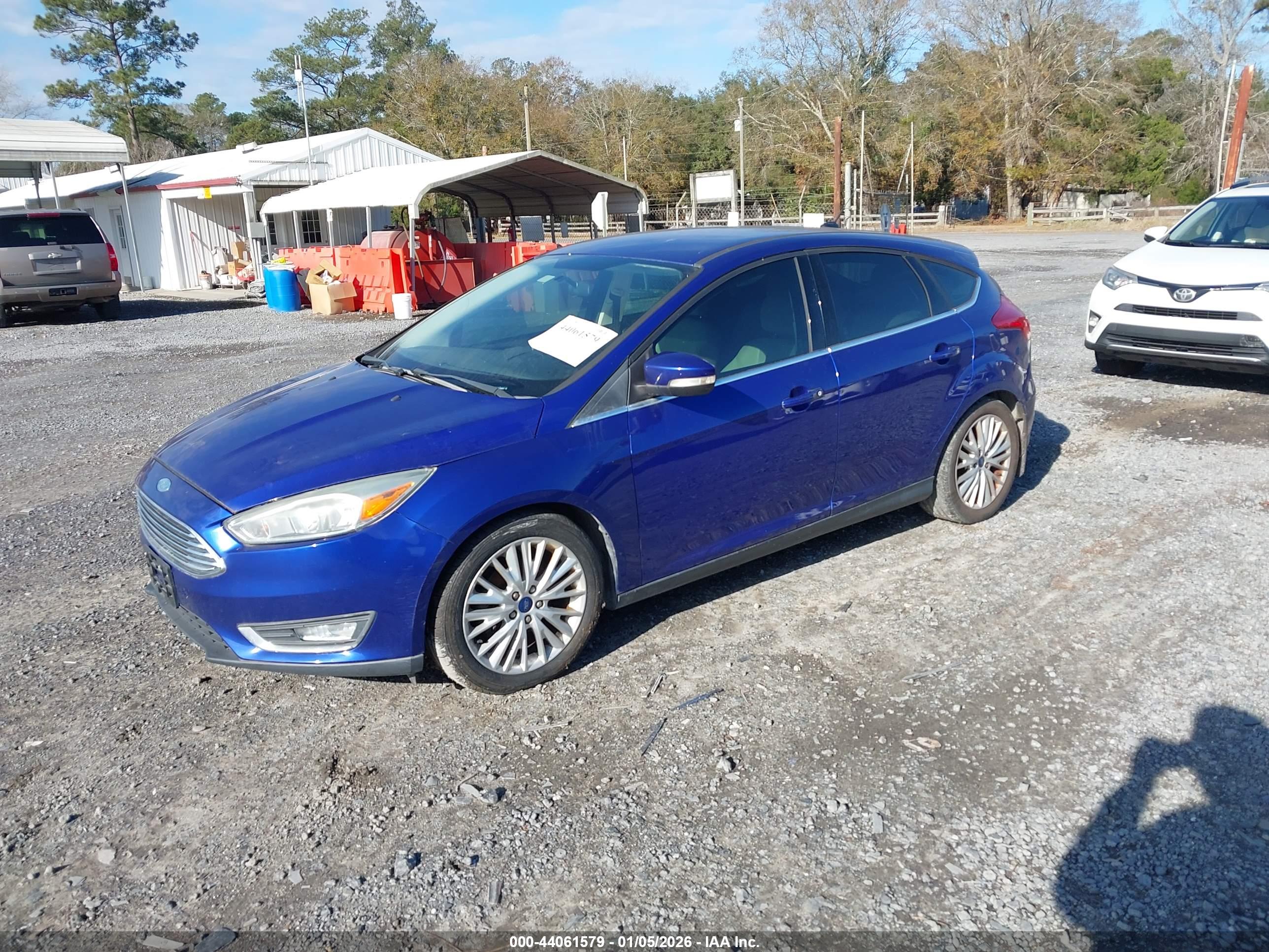 FORD FOCUS image 2