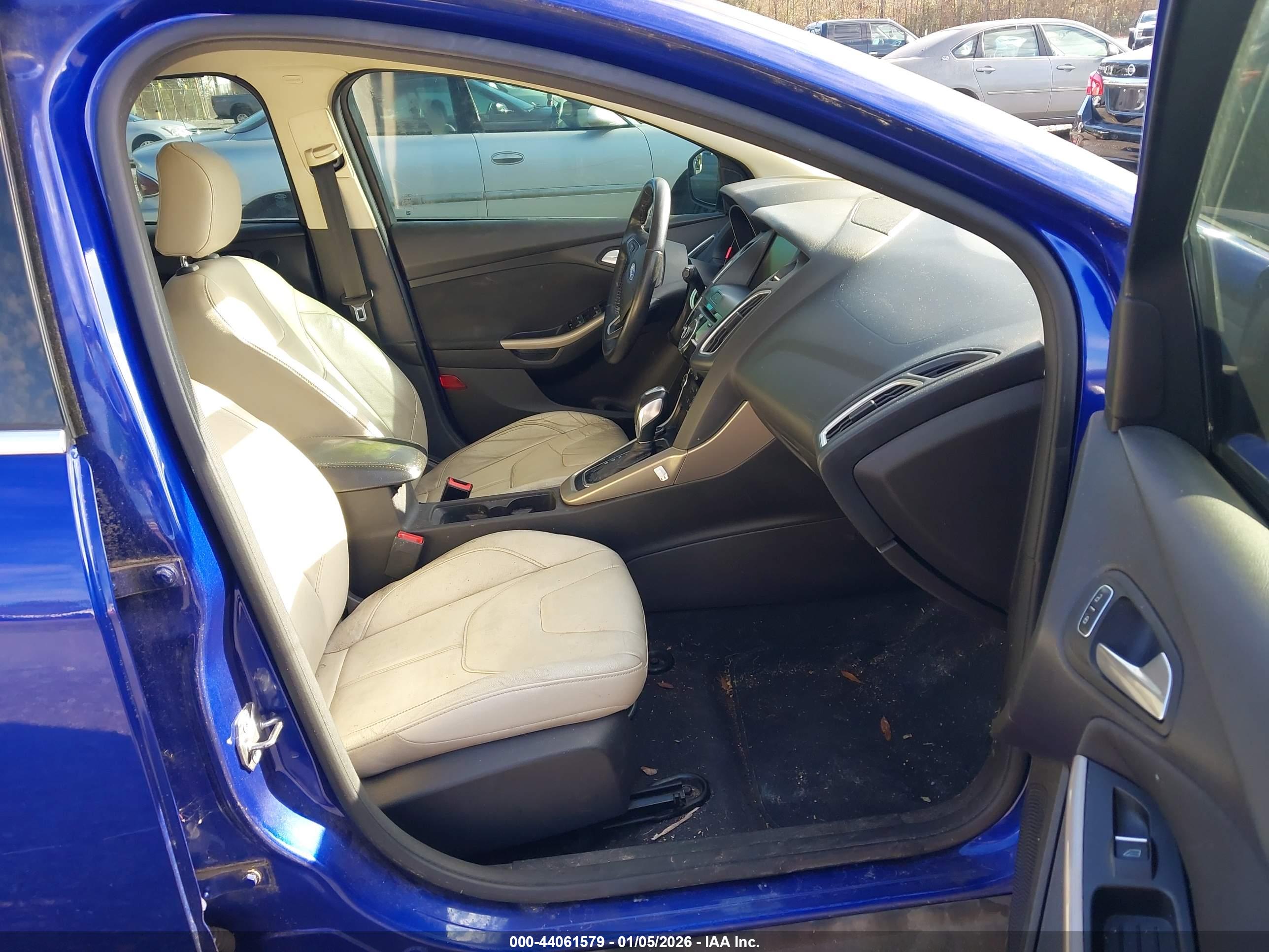 FORD FOCUS image 5