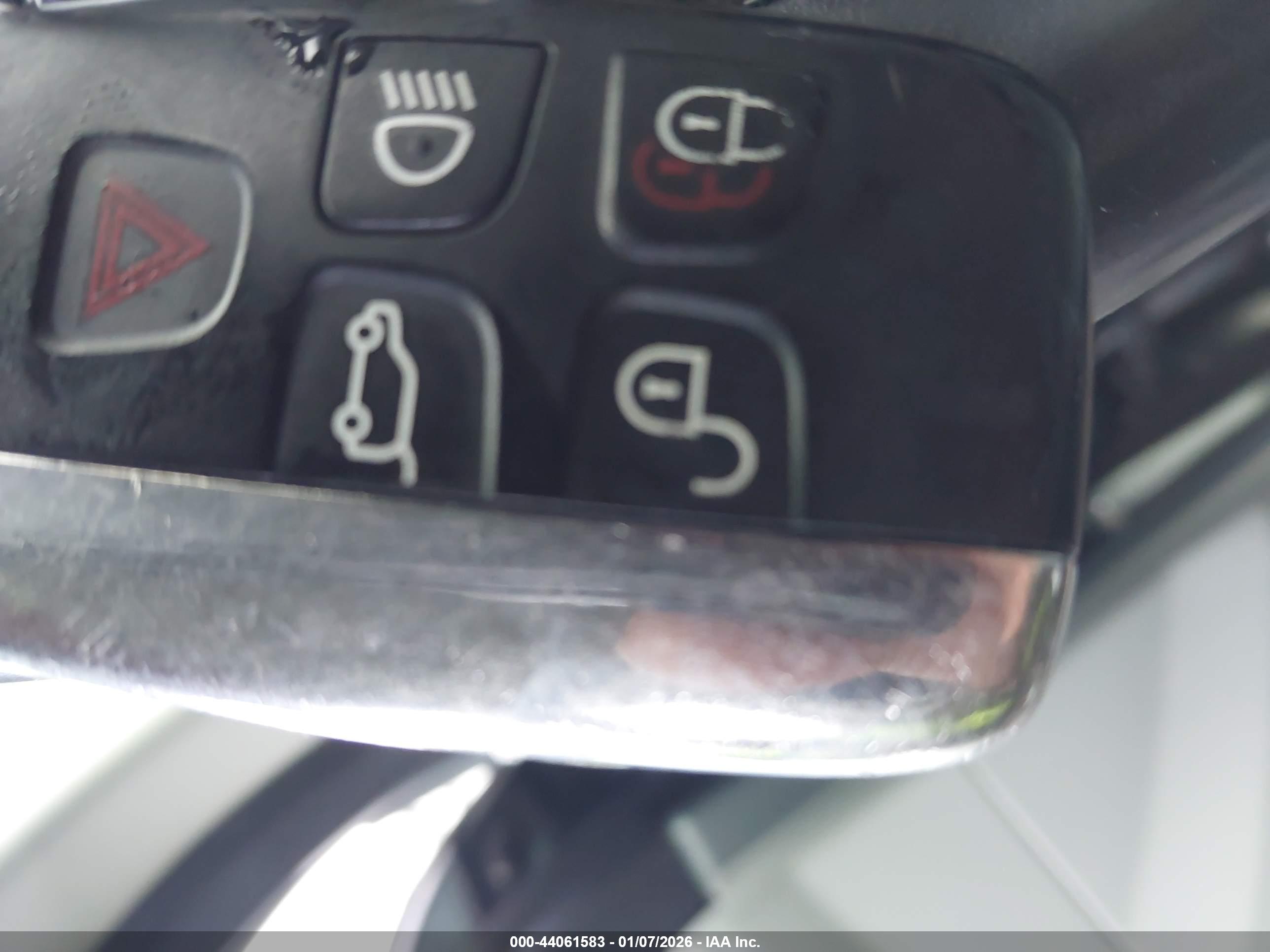 LAND ROVER image 11