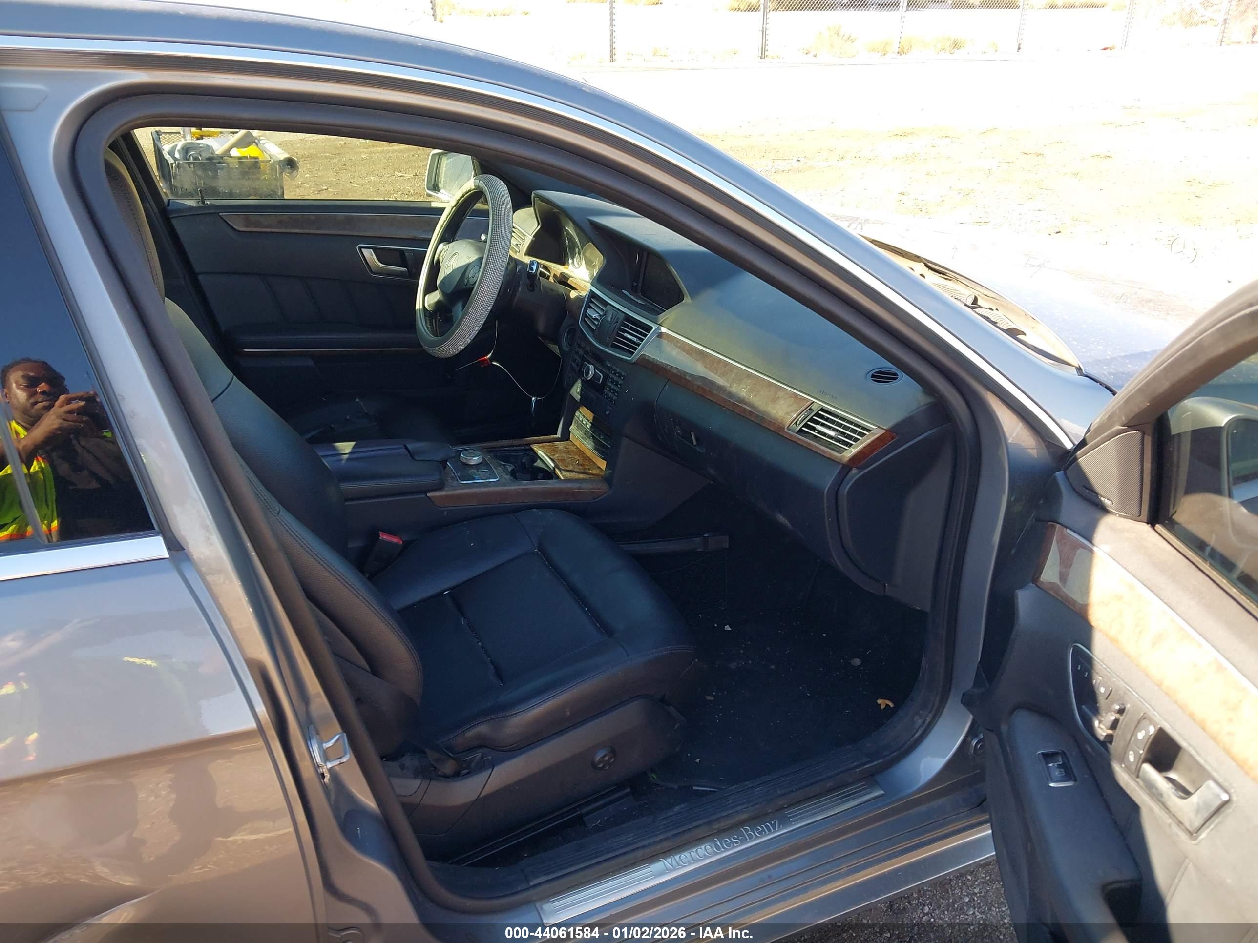 MERCEDES-BENZ E image 5
