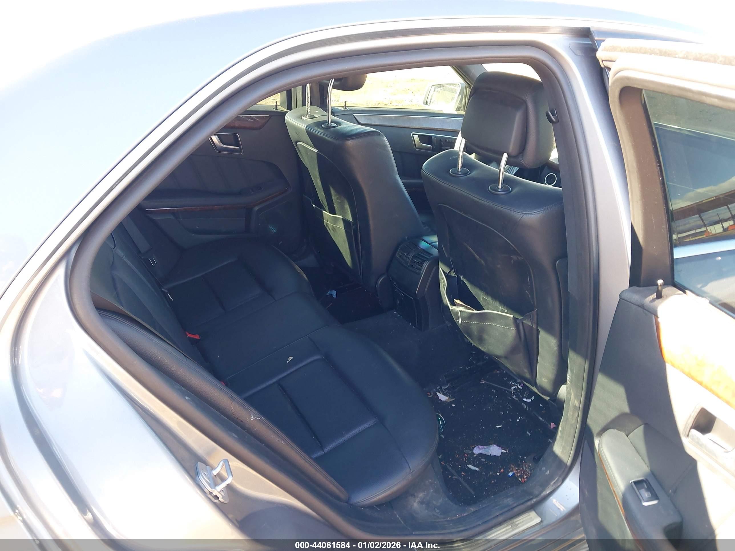 MERCEDES-BENZ E image 8