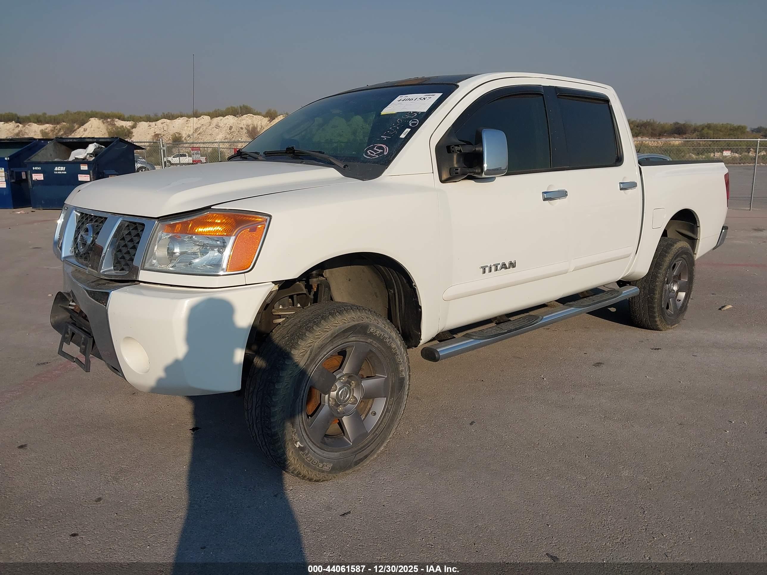 NISSAN TITAN image 2