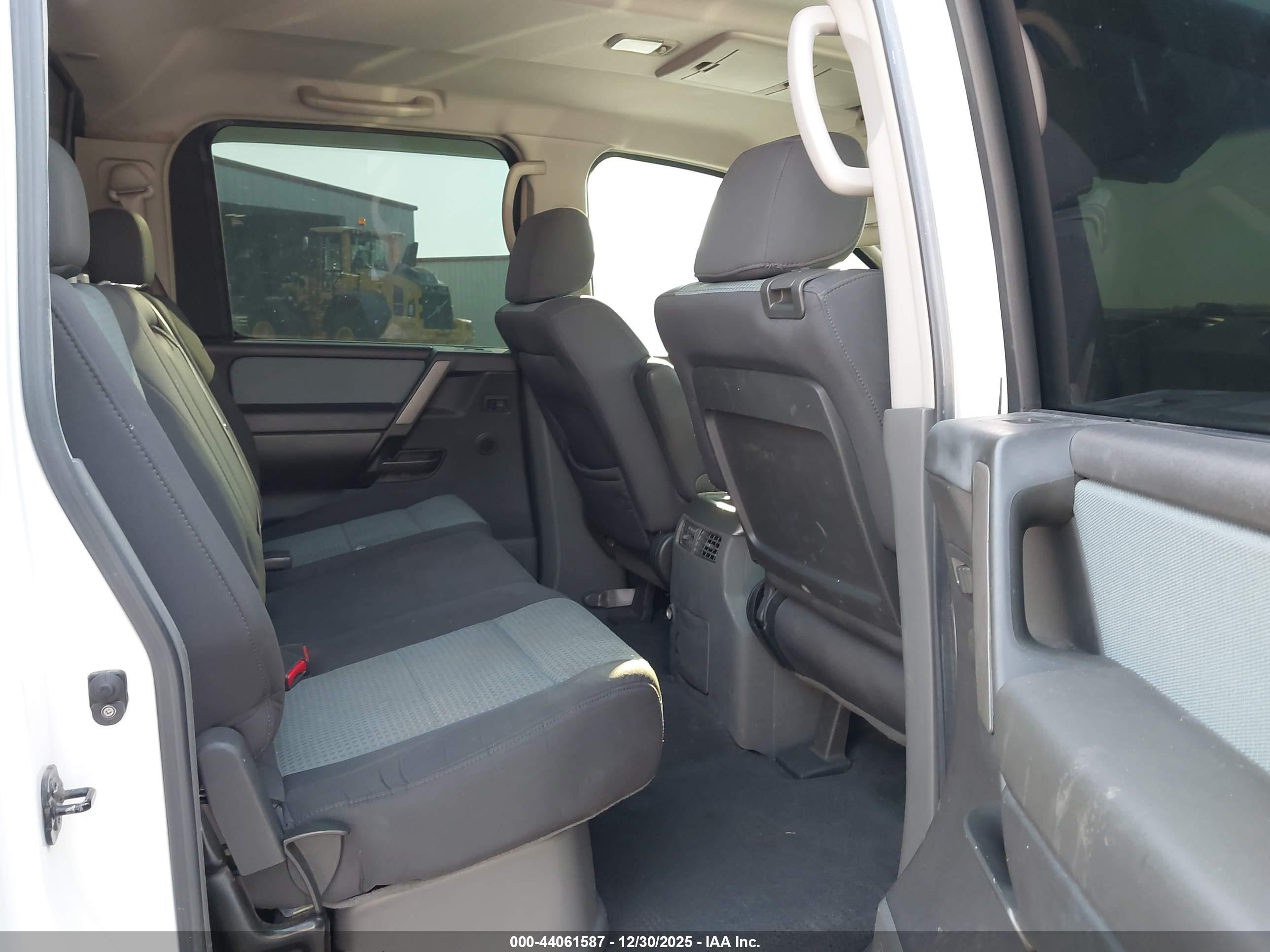 NISSAN TITAN image 8