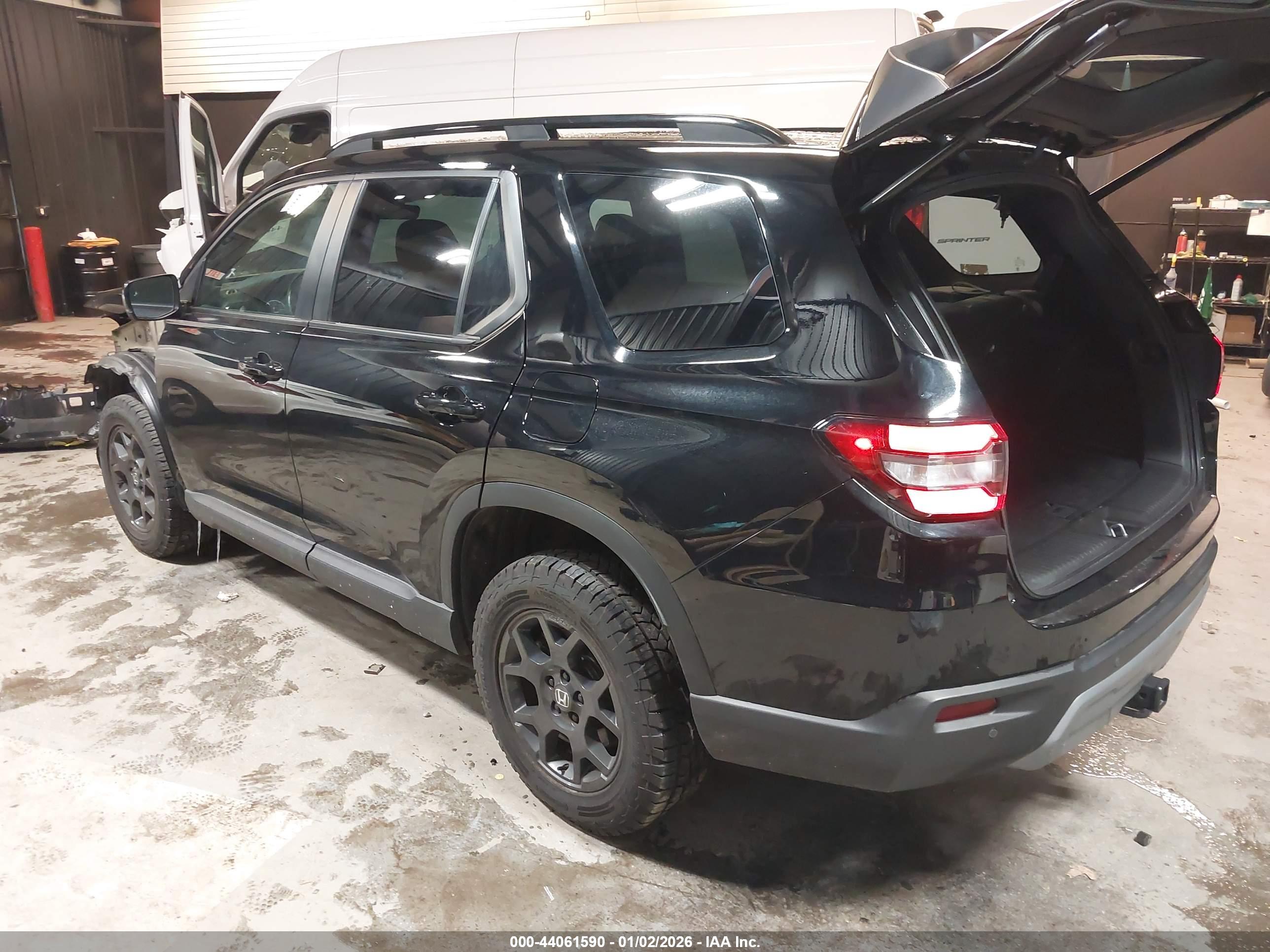 HONDA PILOT image 3