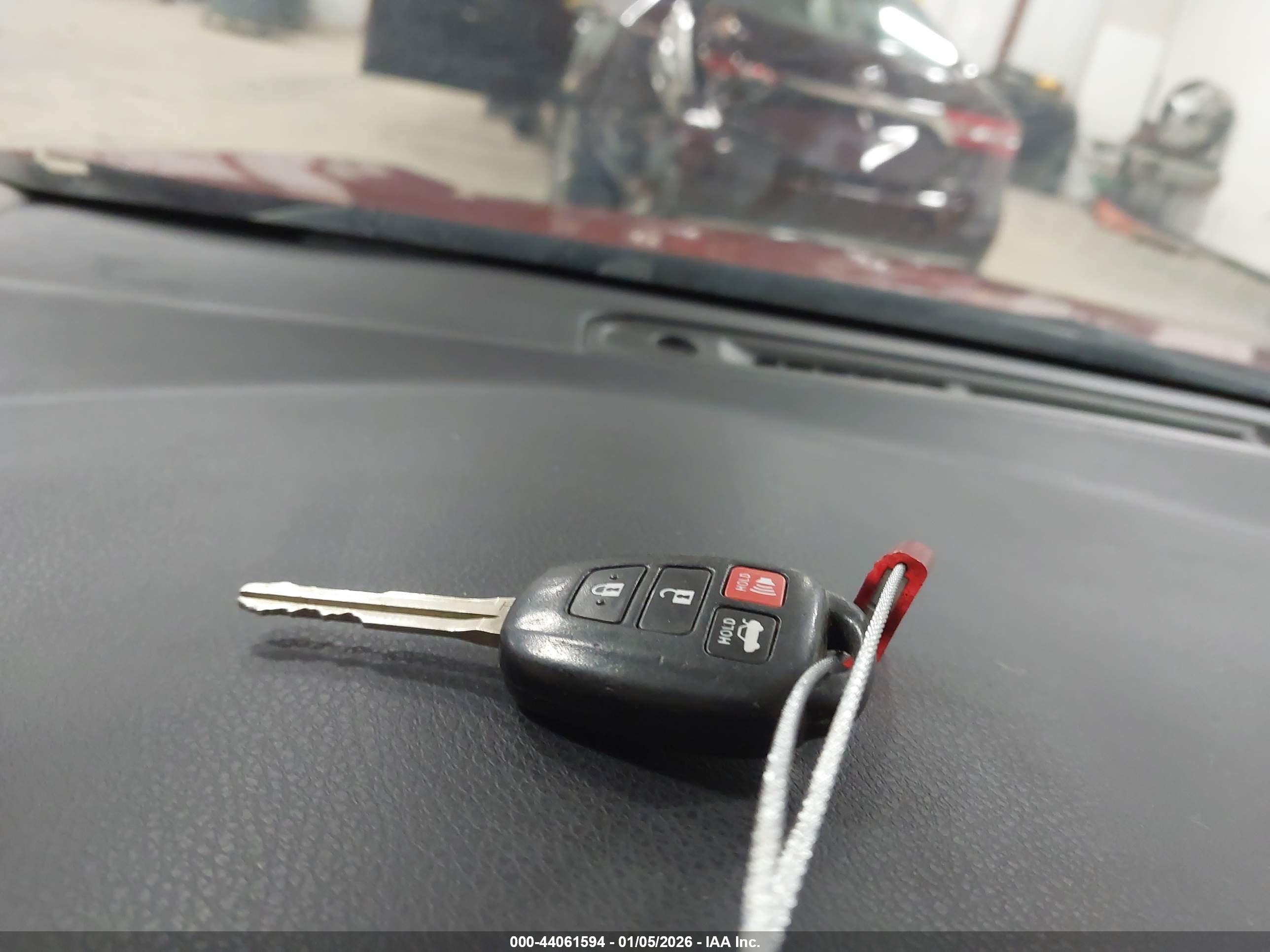 TOYOTA COROLLA image 11