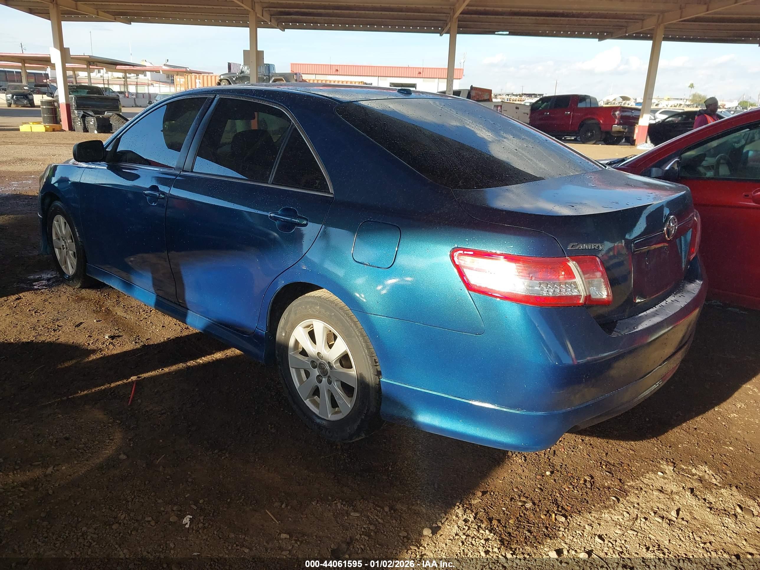 TOYOTA CAMRY image 3