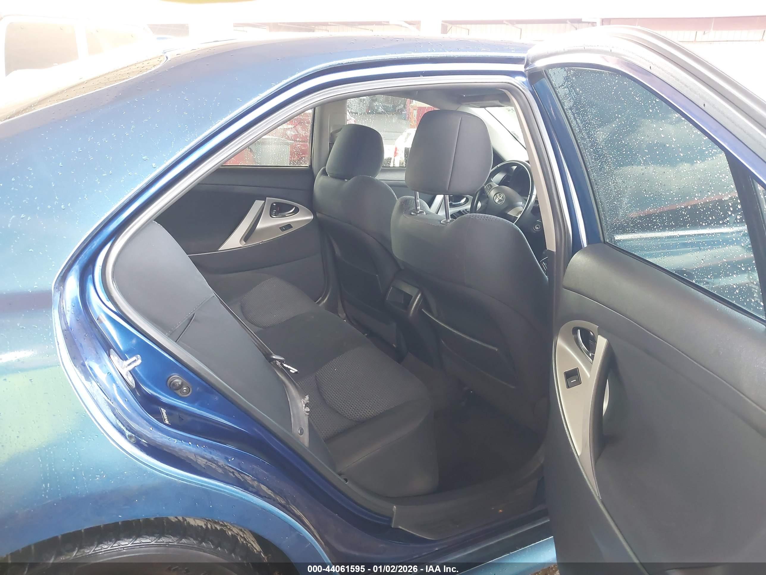 TOYOTA CAMRY image 8