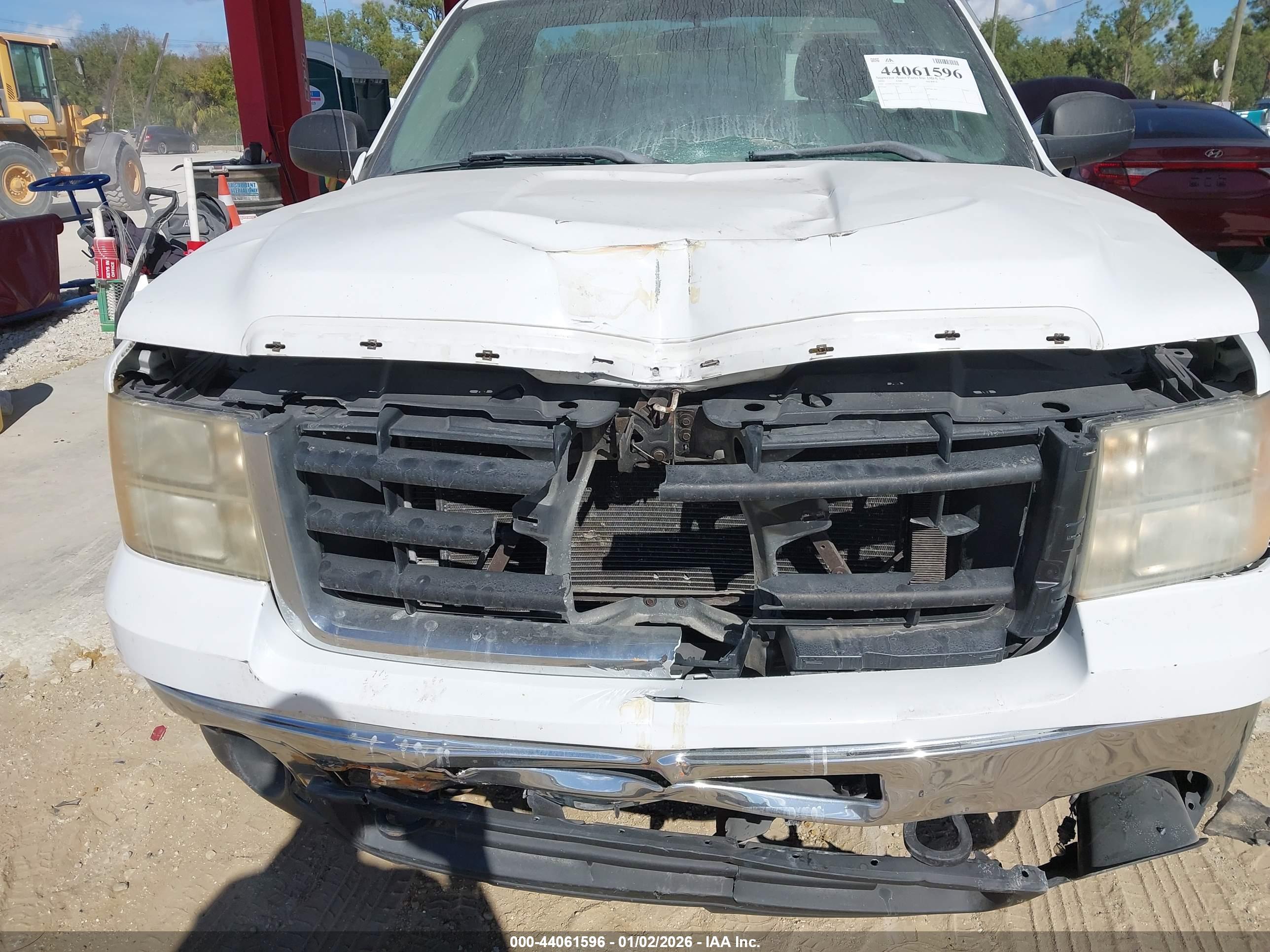GMC SIERRA image 6