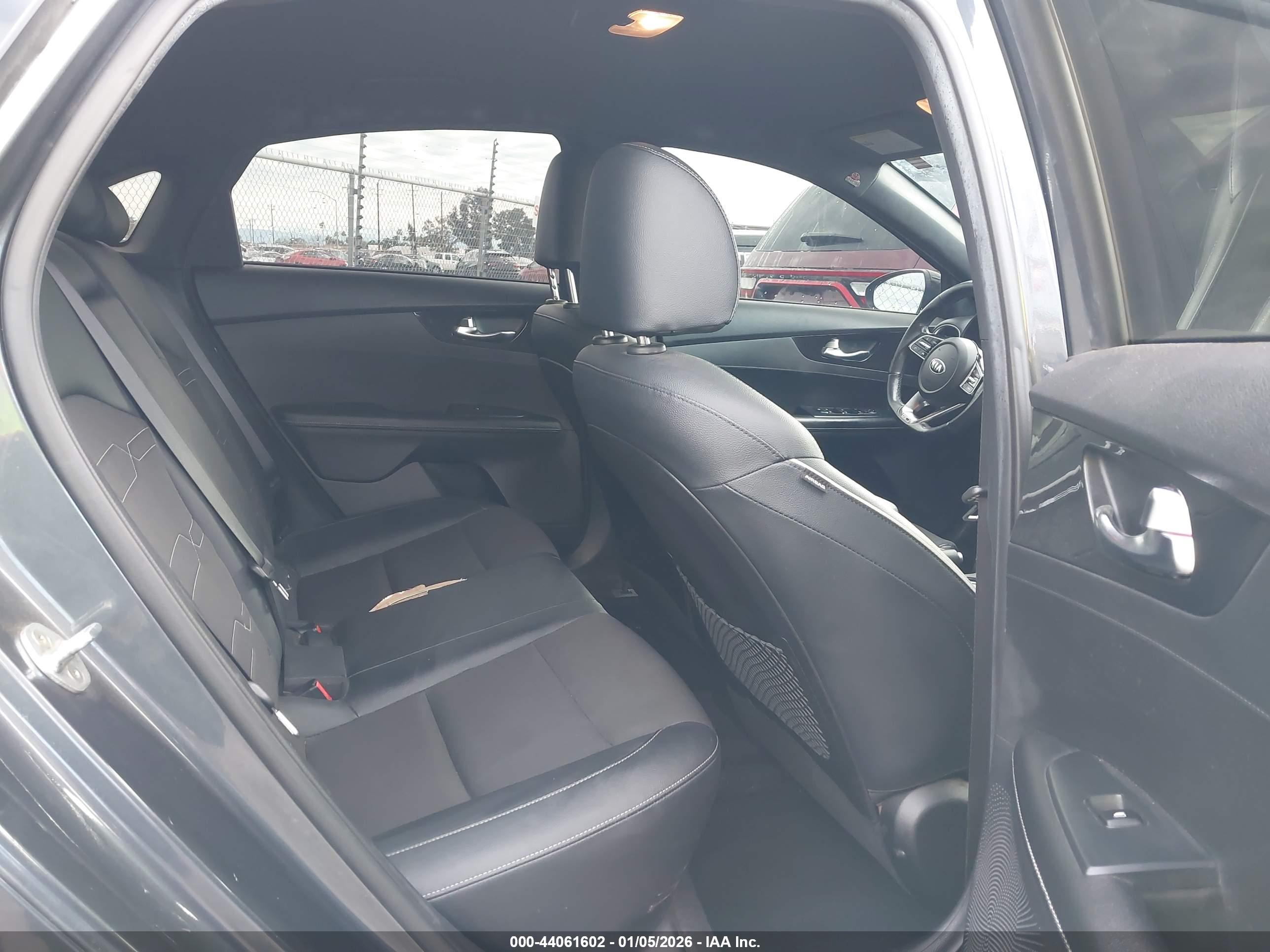 KIA FORTE image 8