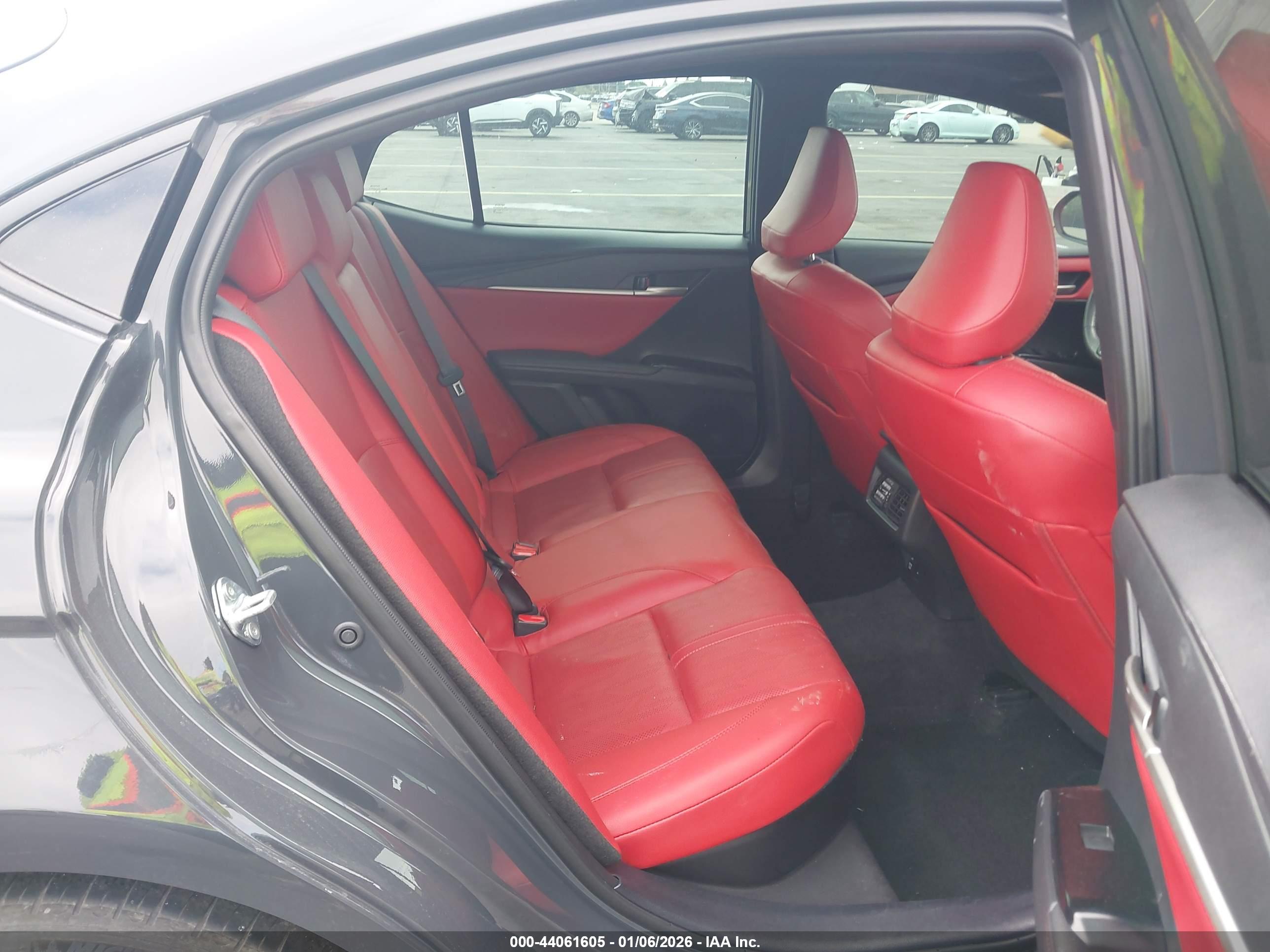 TOYOTA CAMRY image 8
