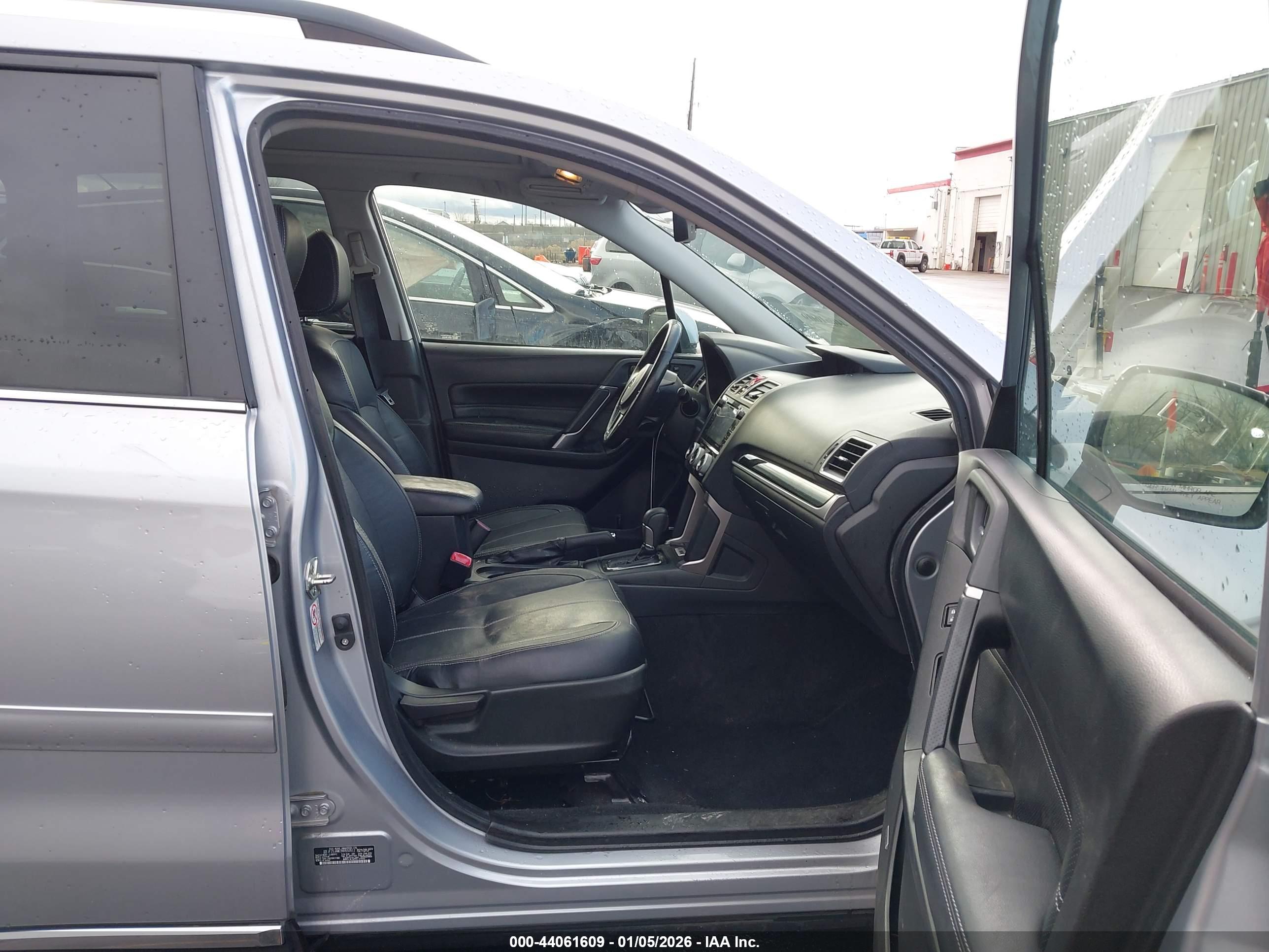 SUBARU FORESTER image 5
