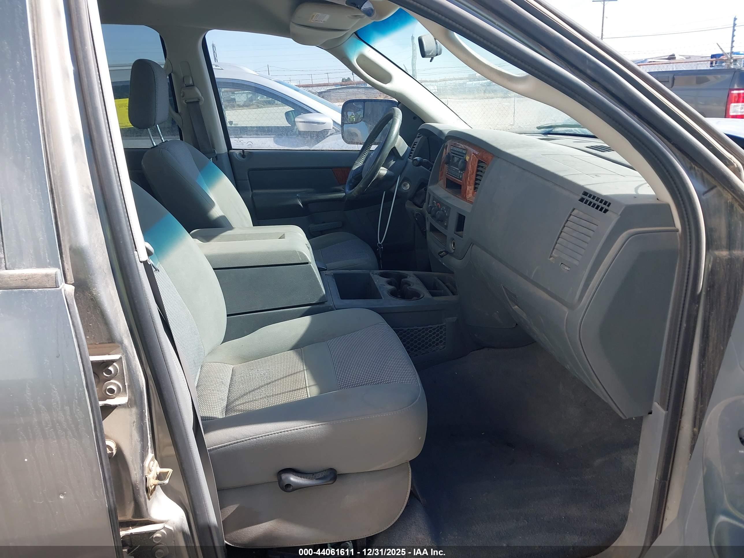 DODGE RAM image 5