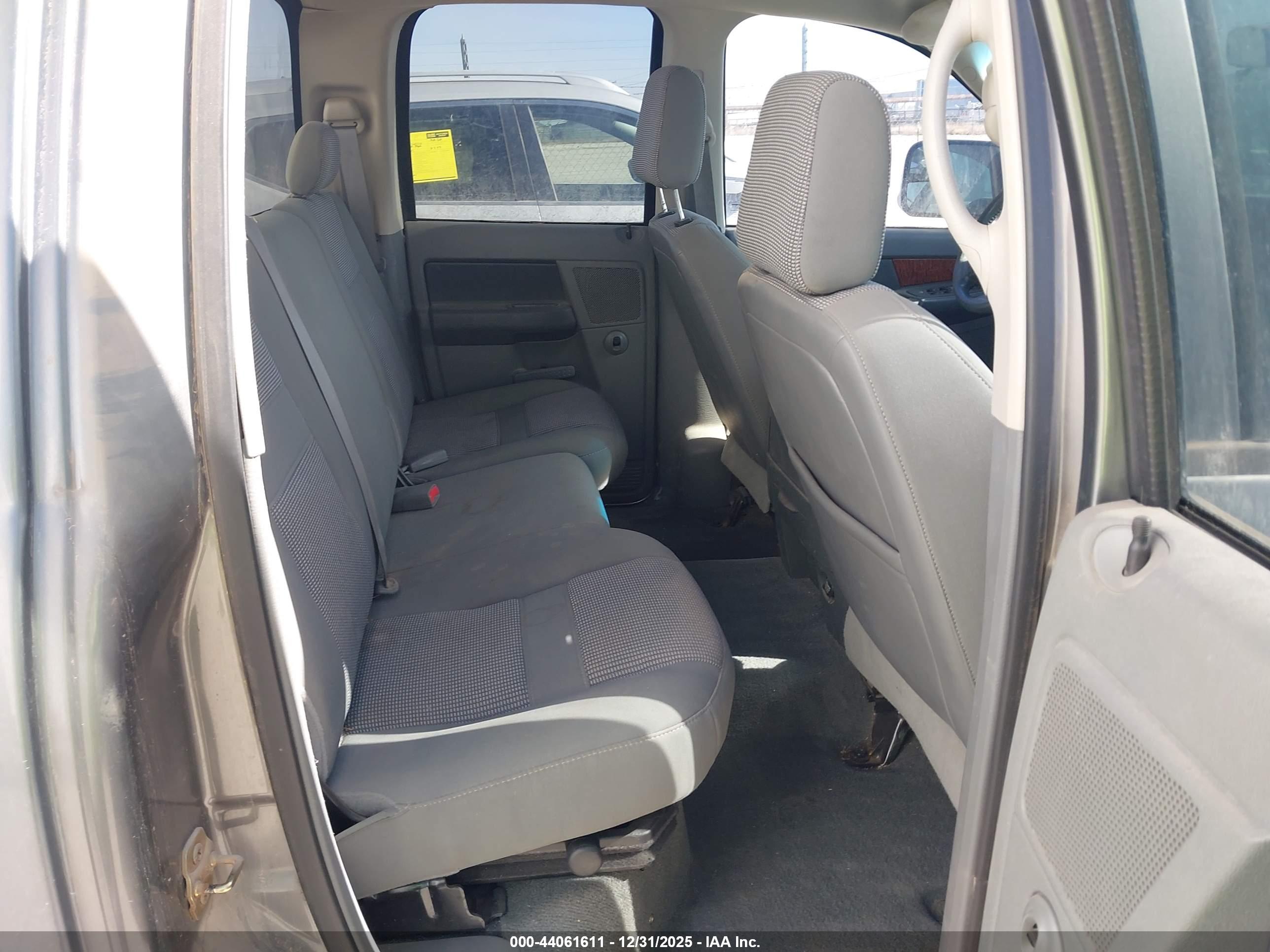 DODGE RAM image 8
