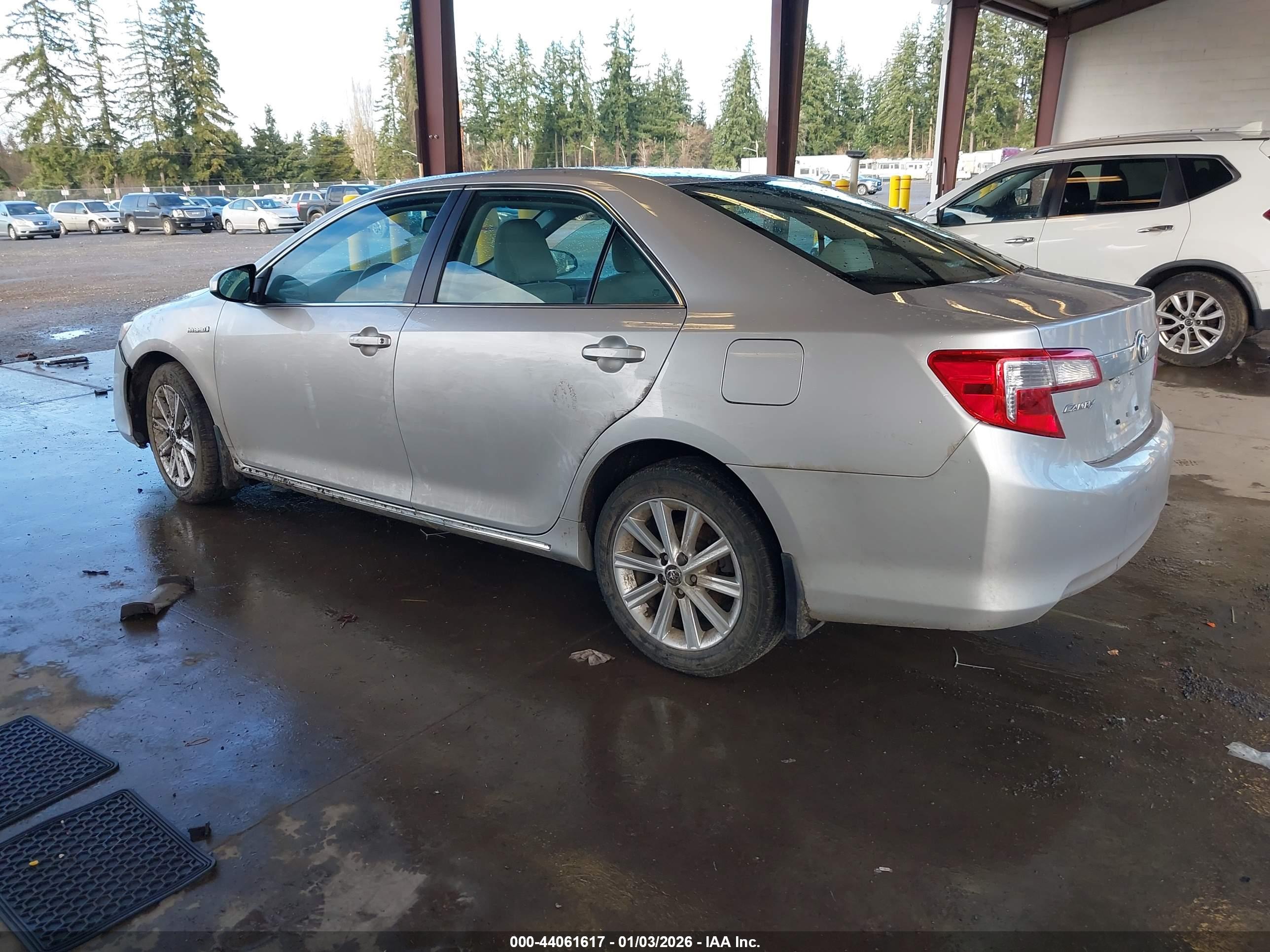 TOYOTA CAMRY image 3