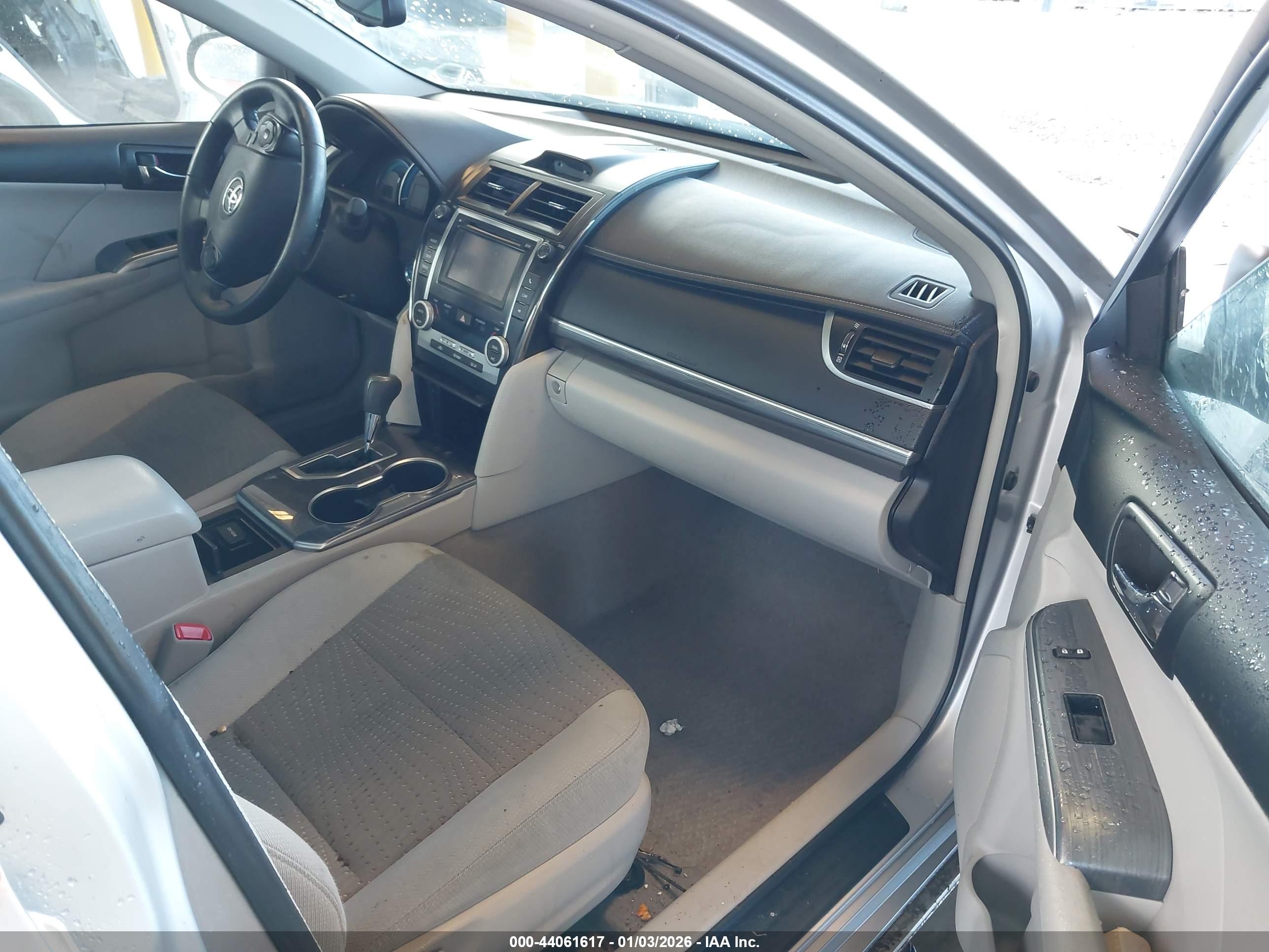 TOYOTA CAMRY image 5
