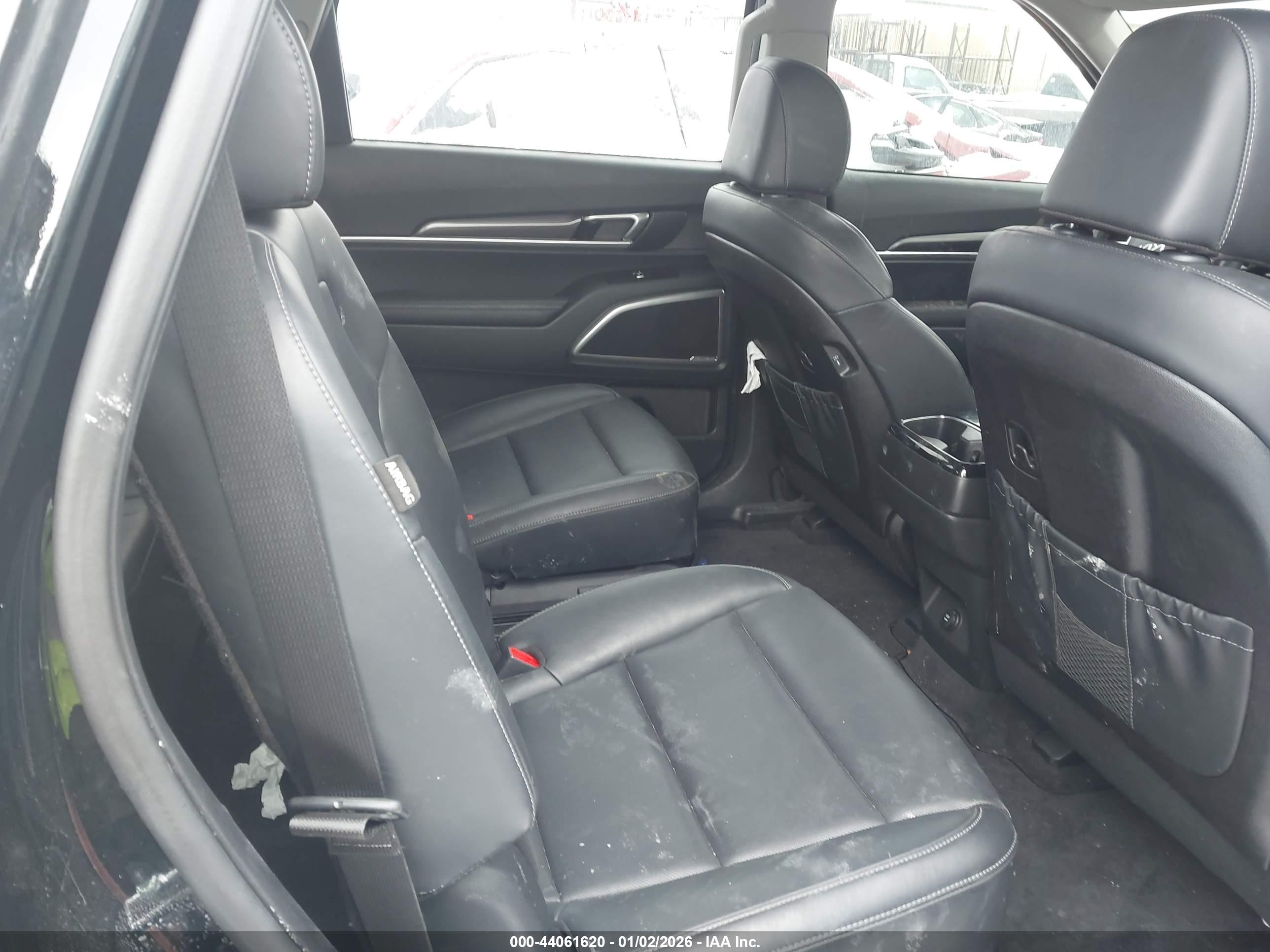 KIA TELLURIDE image 8