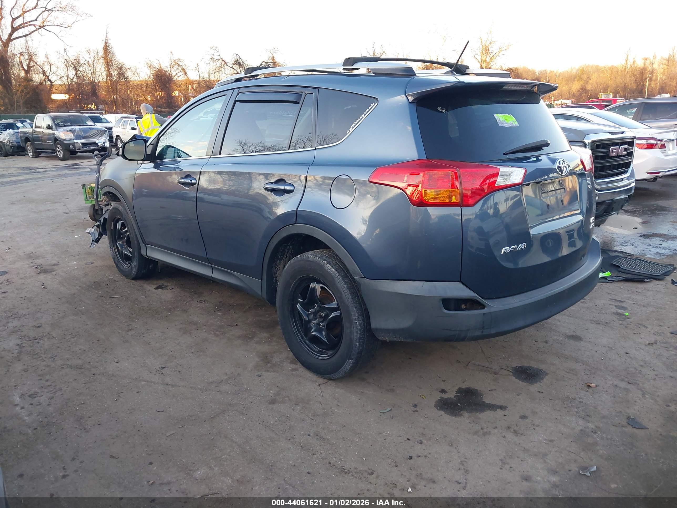 TOYOTA RAV4 image 3