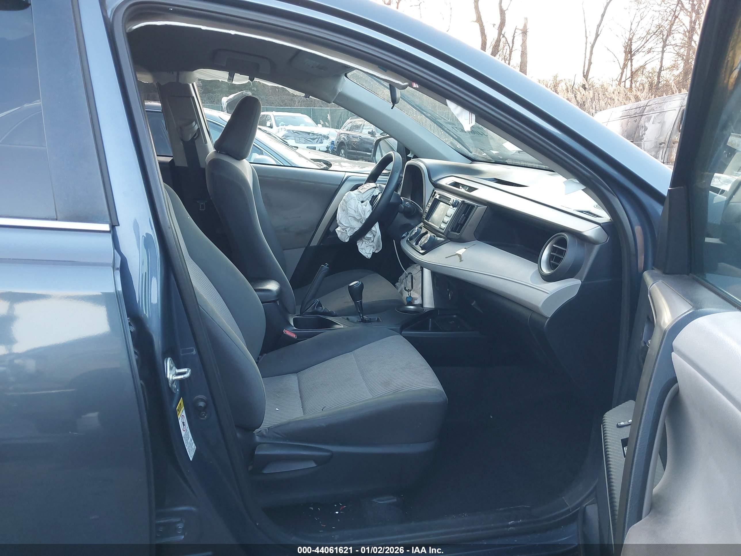 TOYOTA RAV4 image 5
