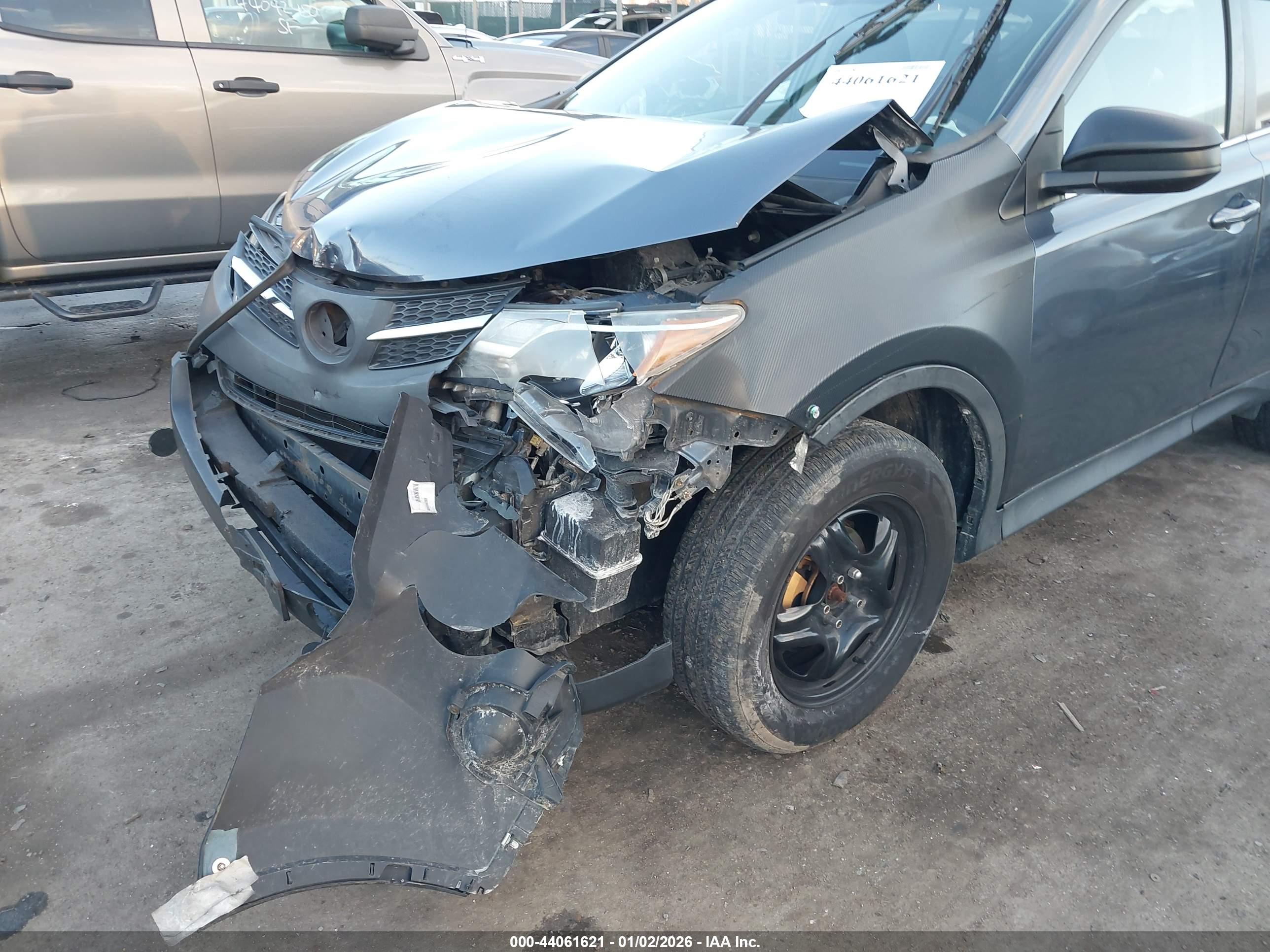 TOYOTA RAV4 image 6