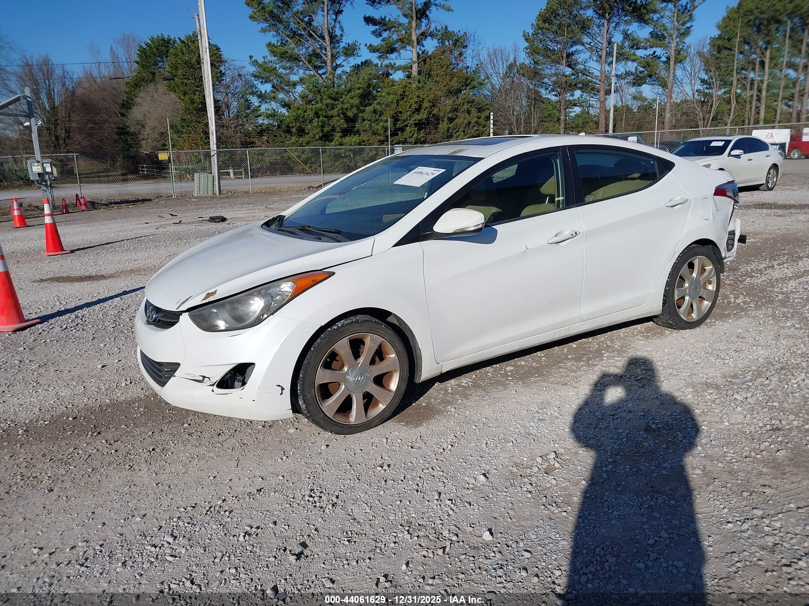HYUNDAI ELANTRA image 2